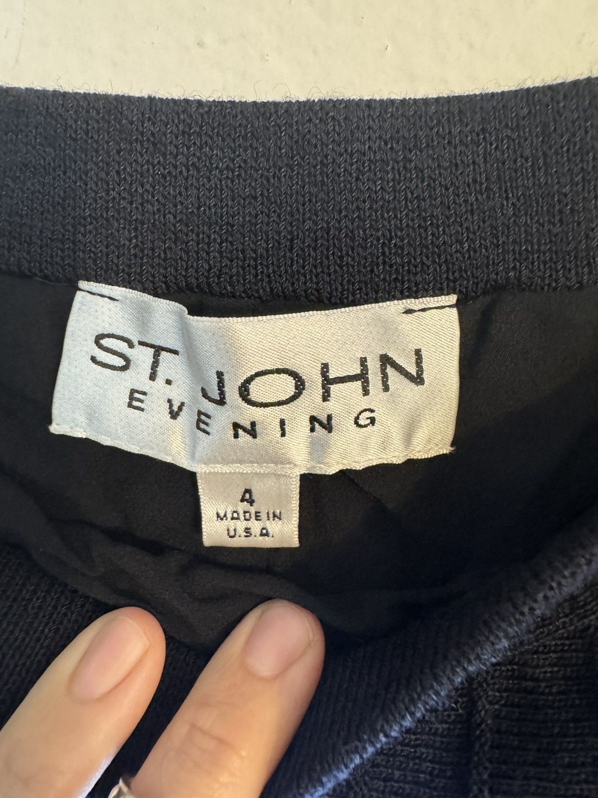 St. John VINTAGE ST. JOHN SKIRT BLACK KNIT PLEATED KNEE LENGTH SZ 4 Size 27" / US 4 / IT 40 - 3 Thumbnail