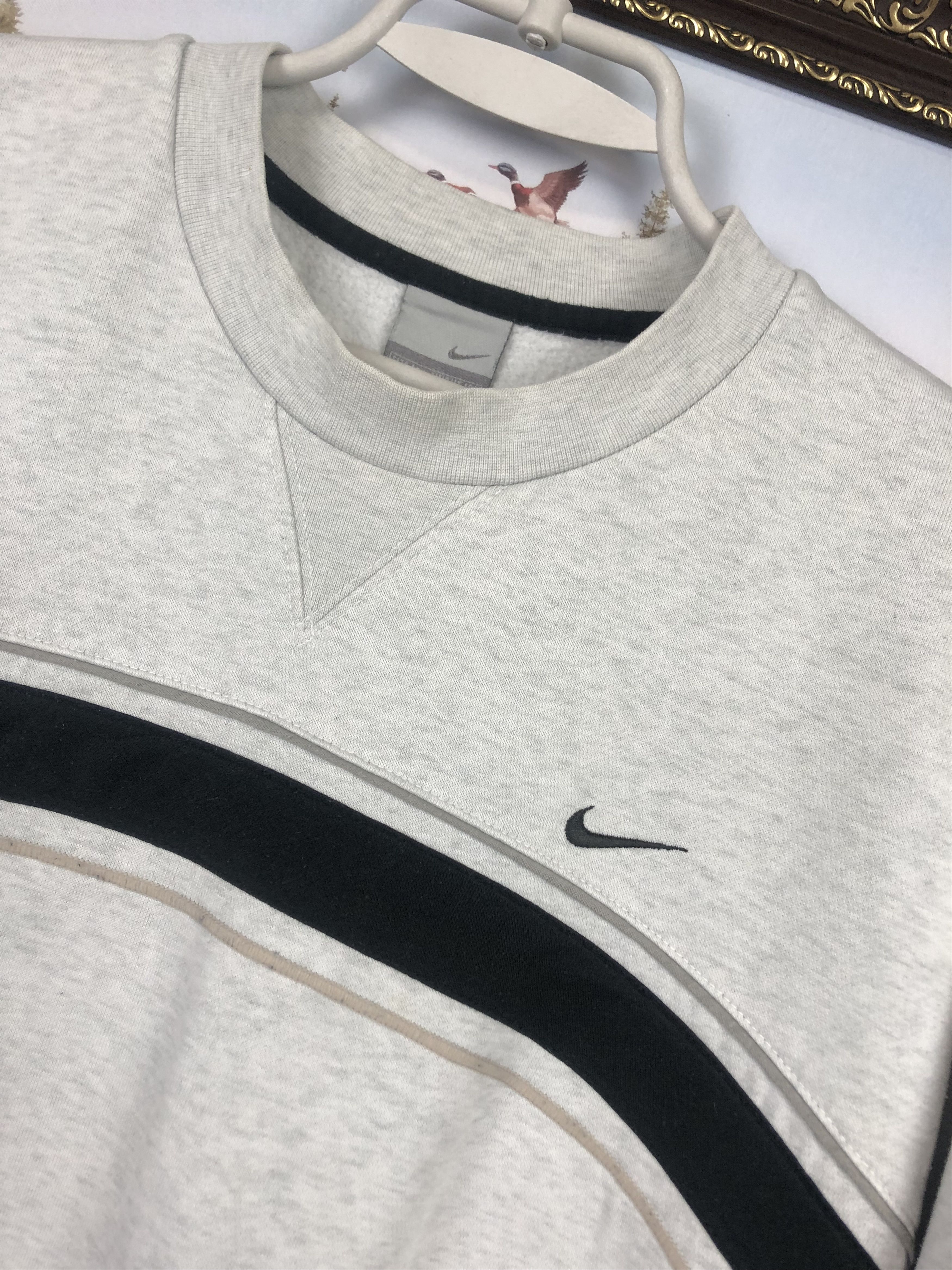 Nike Vintage Nike Sweatshirt Big Logo Swoosh Rare Hype Size US L / EU 52-54 / 3 - 10 Thumbnail