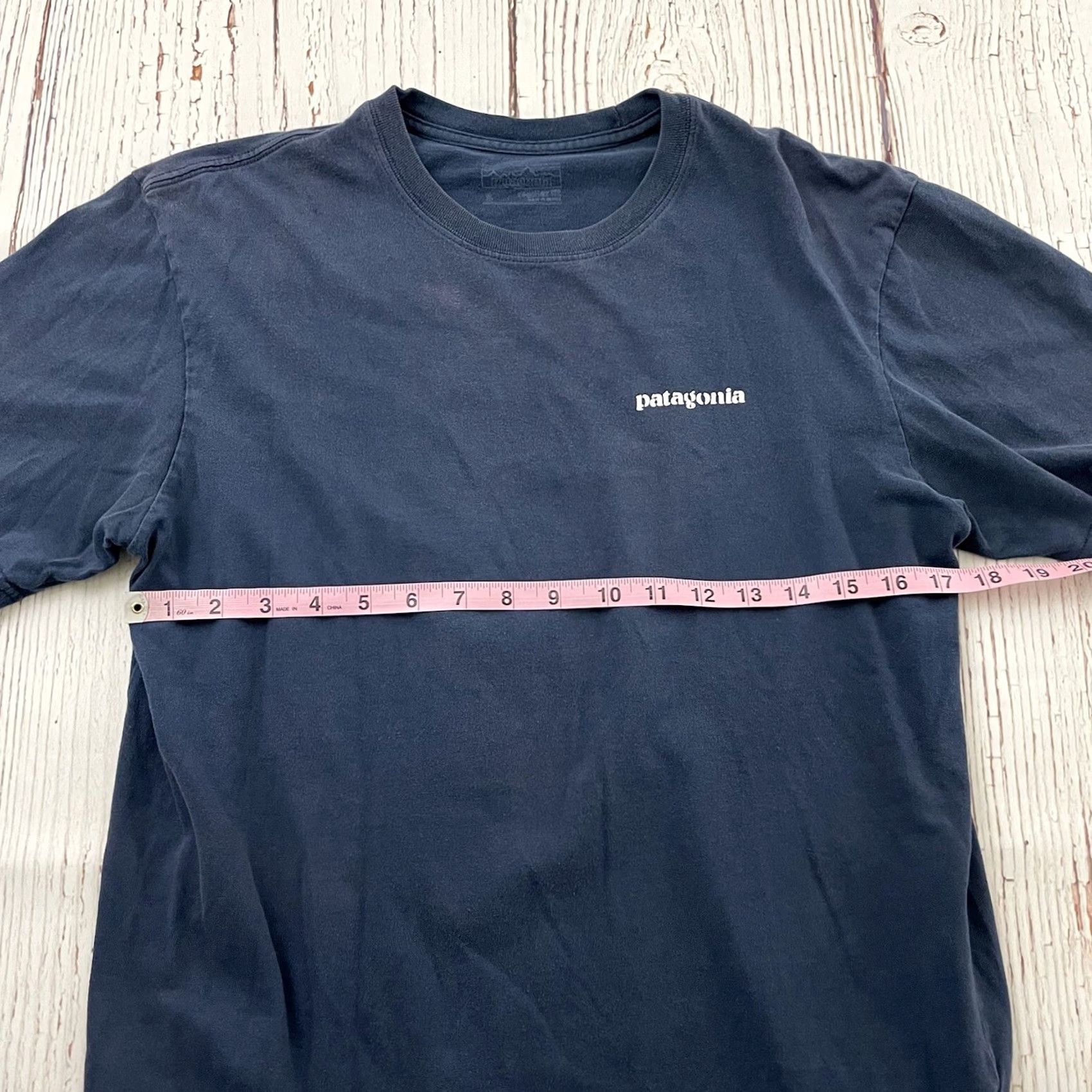 Patagonia Patagonia T-Shirt Regular Fit Short Sleeve Men's Small Blue Fitz Roy Logo Shirt Mens Small Blue Size US S / EU 44-46 / 1 - 5 Thumbnail