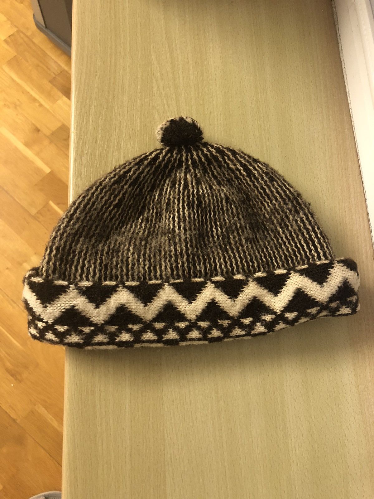 Other VINTAGE SNAKE PATTERN WARM BEANIE HAT Size ONE SIZE - 2 Thumbnail