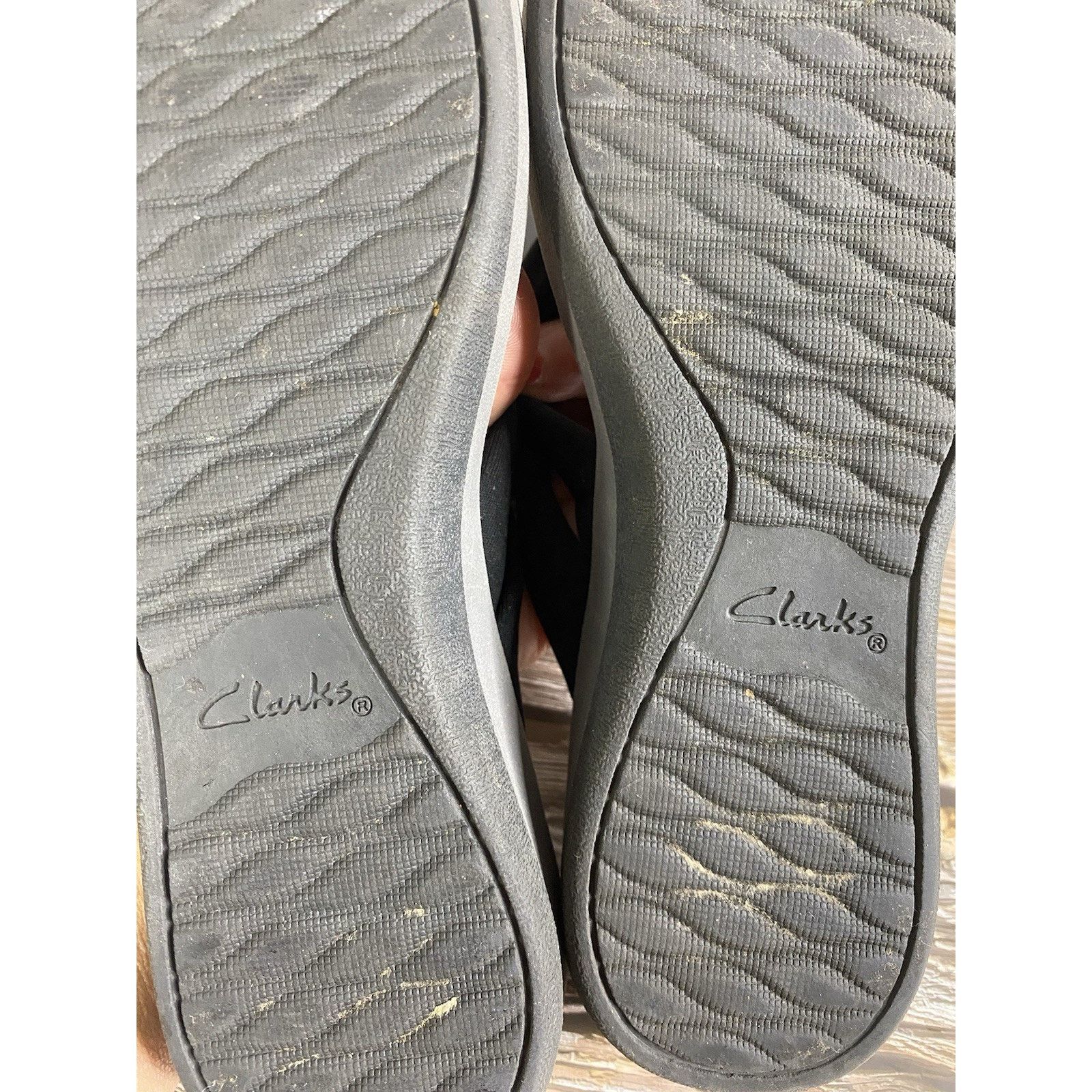 Clarks Clark's cloud stepper flip flops Womens Size 8 Black EUC Size US 8 / IT 38 - 9 Thumbnail
