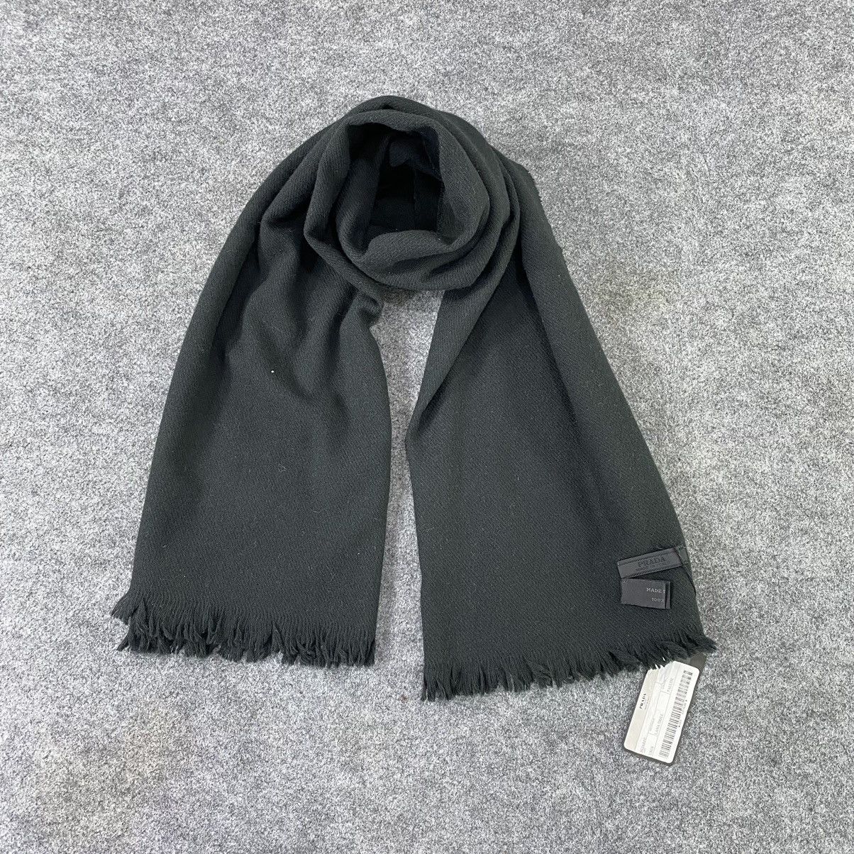 Prada Milano Wool scarf Made in italy T1219