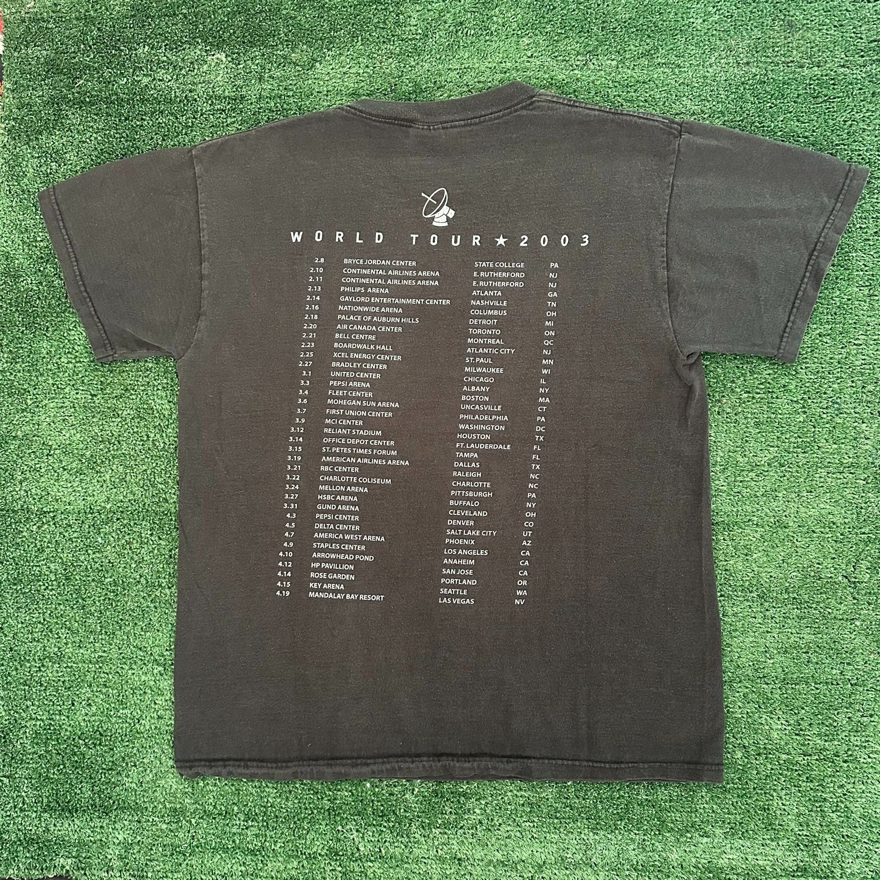 Band Tees Vintage Y2K Bon Jovi Bounce Tour 2003 T-Shirt Black M Rock B Size US M / EU 48-50 / 2 - 4 Thumbnail