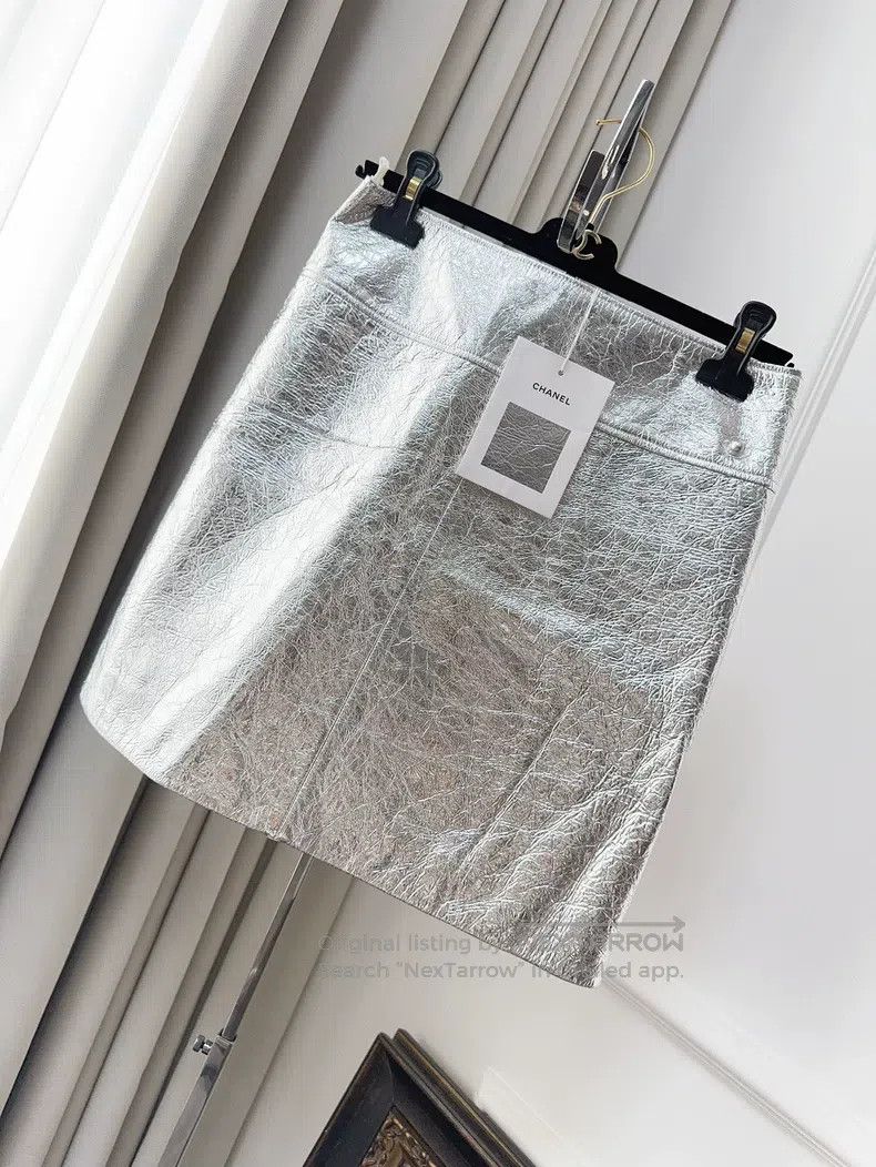 Chanel Chanel 17K ground control centre silver shiny skirt Size 24" / US 00 / IT 34 - 8 Thumbnail