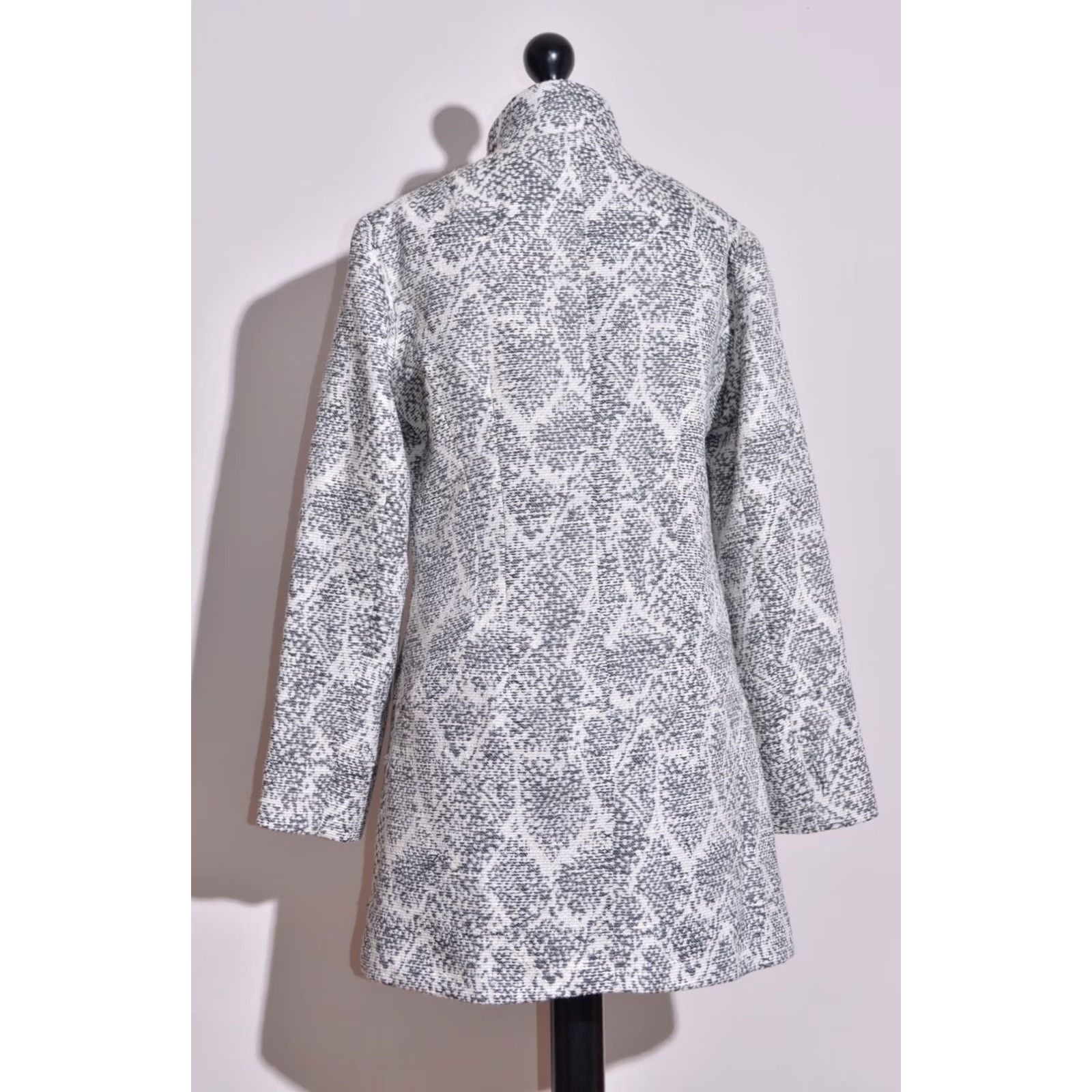 Desigual Desigual Women's Mid Lenght Coat White/Black Lined Size 44 Coat Womens Regular Long Sleeve Button Pockets but no Pockets Size M / US 6-8 / IT 42-44 - 6 Thumbnail