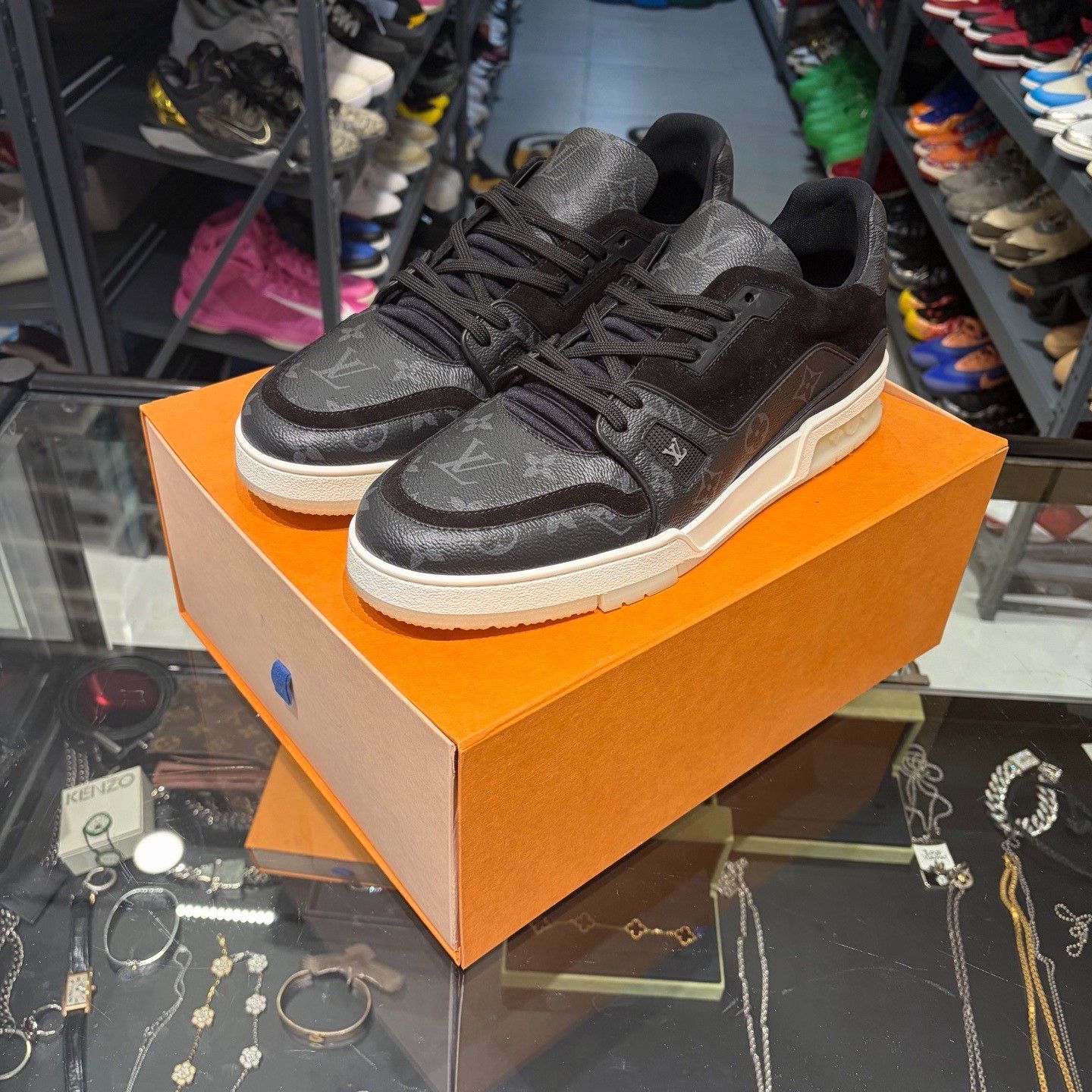 Louis Vuitton Louis Vuitton Black Lowtop Sneakers 11.5 Men Size US 11.5 / EU 44-45 - 1 Thumbnail