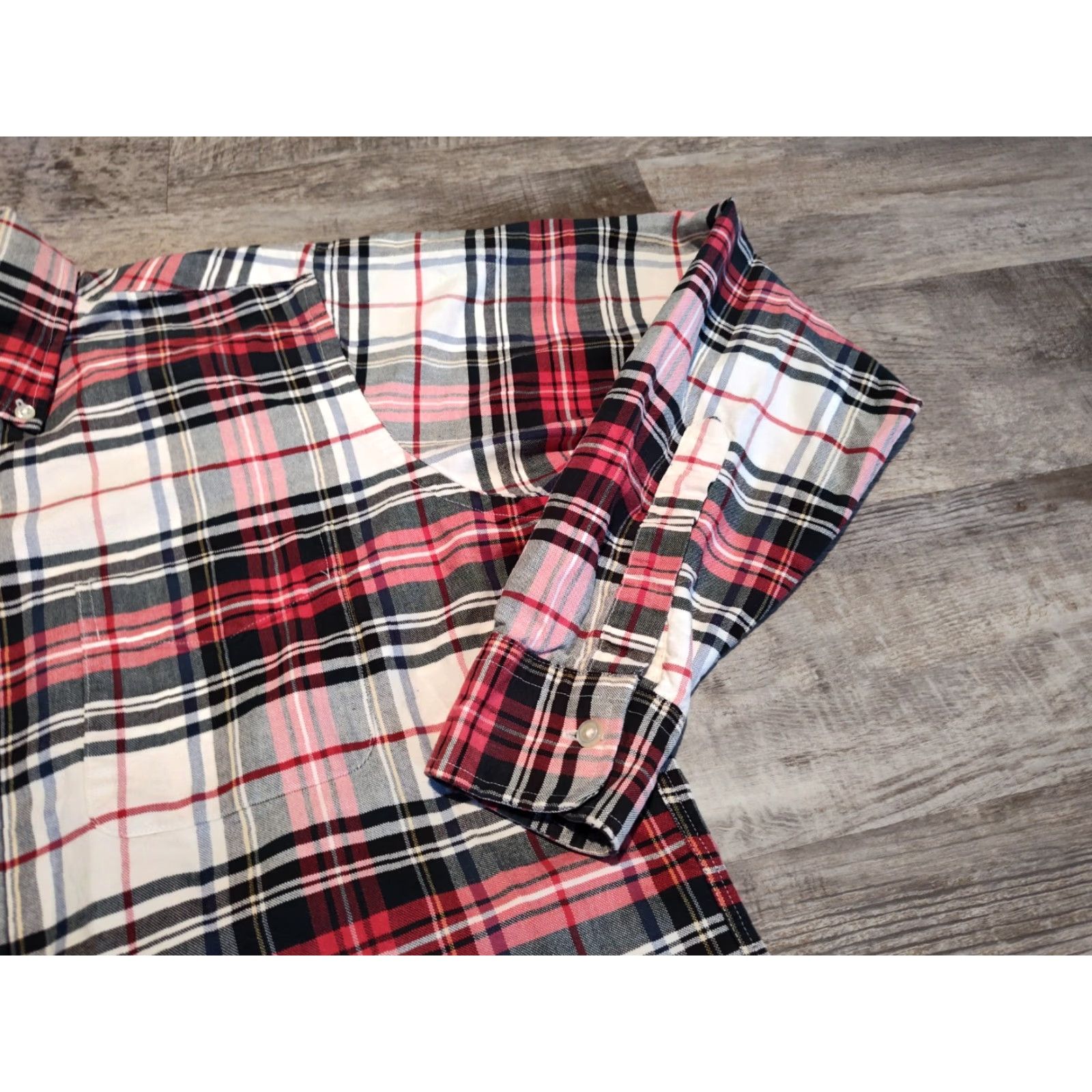 Brooks Brothers Vintage Brooks Brothers Men’s Button-Down Shirt S Red Green Plaid USA Made 90s Casual Size US S / EU 44-46 / 1 - 3 Thumbnail