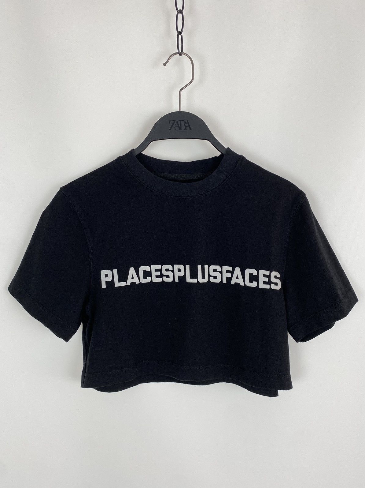 Places + Faces Places + Faces Reflective Logo Crop Top Size XS / US 0-2 / IT 36-38 - 1 Thumbnail