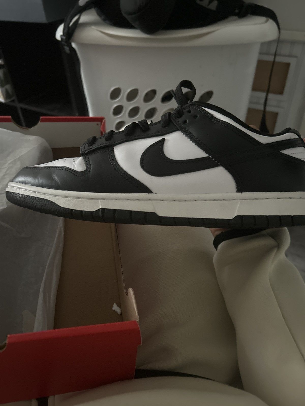 Nike Nike panda black and white lows Size US 11 / EU 44 - 7 Thumbnail