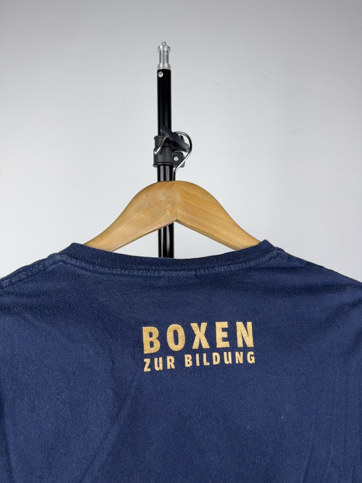 Vintage 00s Bozecken “Mir Si Mir” Swiss Boxing V-Neck Tee Size S / US 4 / IT 40 - 9 Thumbnail
