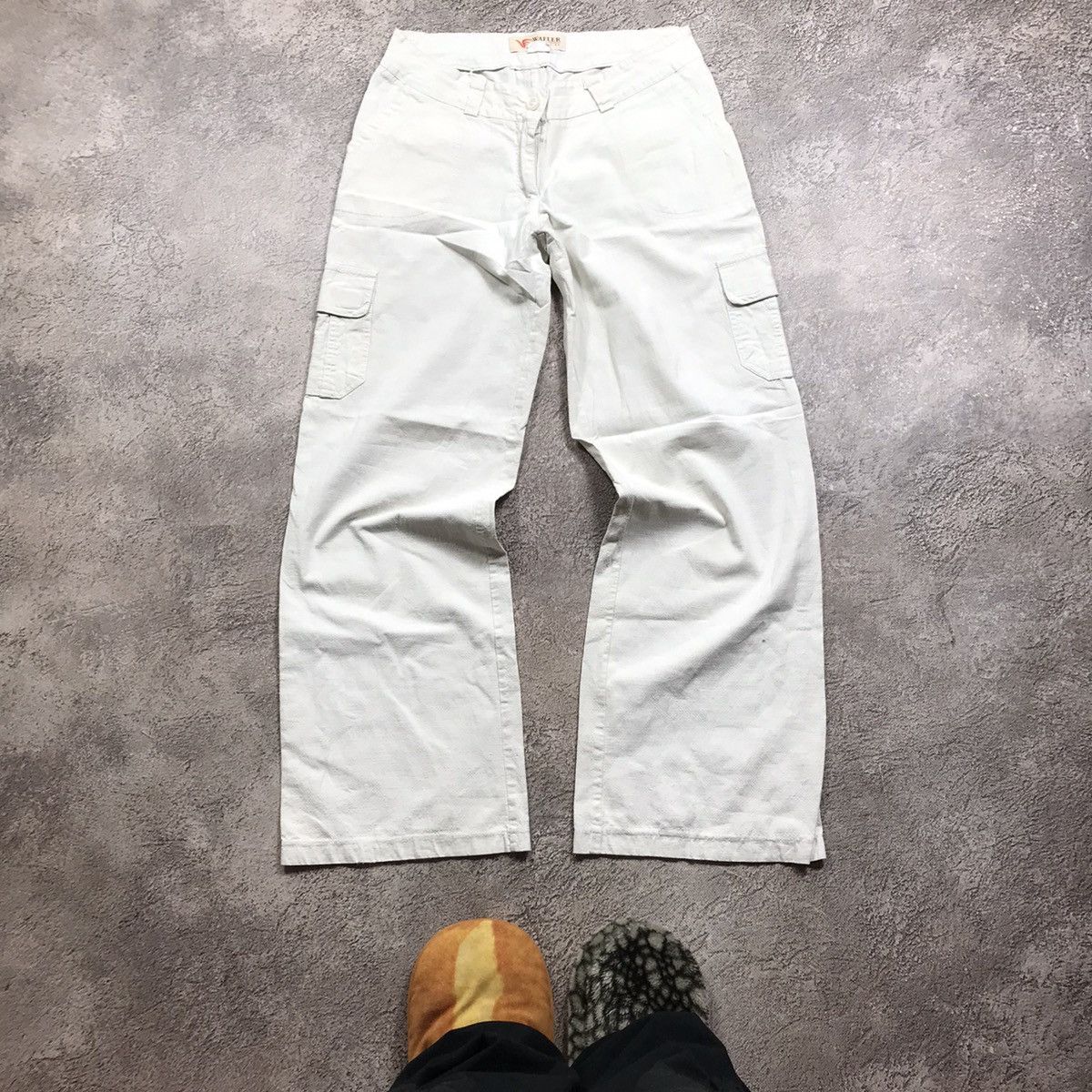 Vintage Vintage Y2K Baggy Cargo Pants Cream Relaxed Fit Streetwear 2 Size 27" / US 4 / IT 40 - 2 Thumbnail