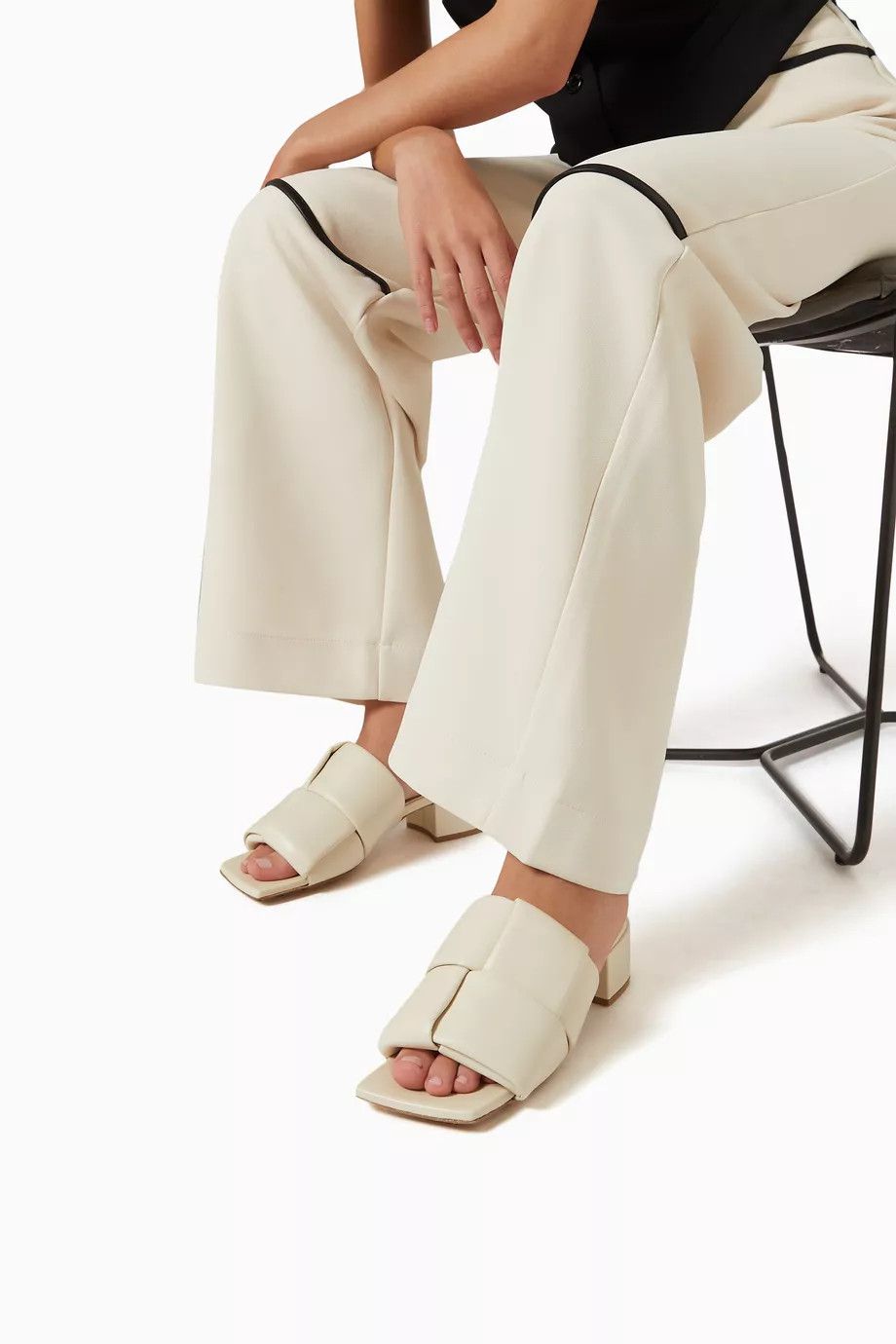Bottega Veneta o1bcso1str0225 Patch Mules in Light Beige Size US 11 / IT 41 - 2 Thumbnail
