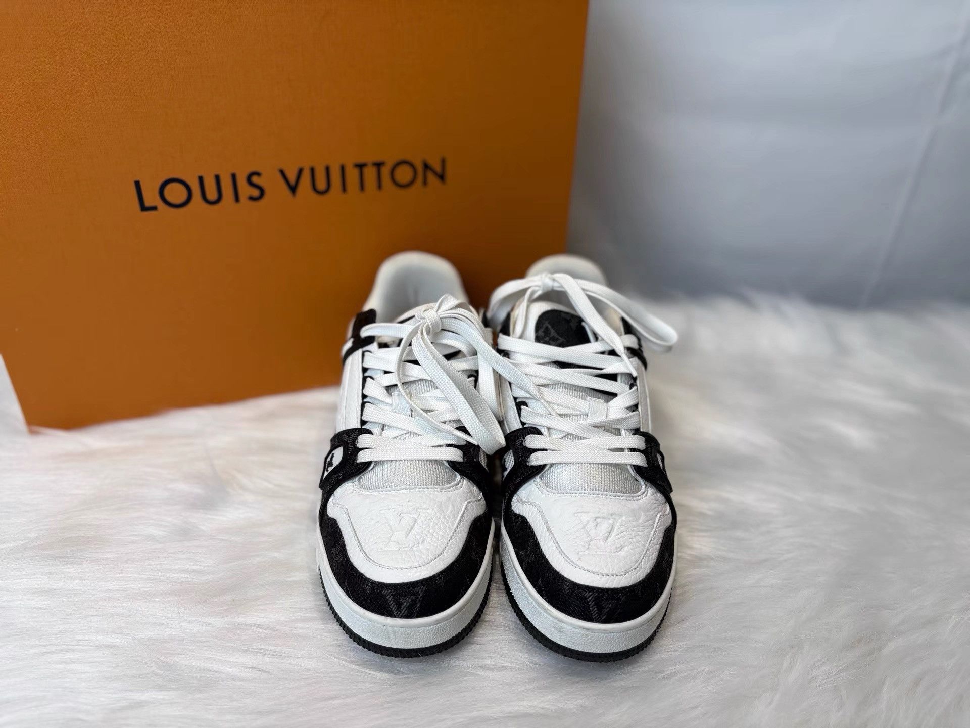 Louis Vuitton Louis Vuitton Black Denim Monogram Trainer Sneakers K36 Size US 5 / IT 35 - 2 Thumbnail