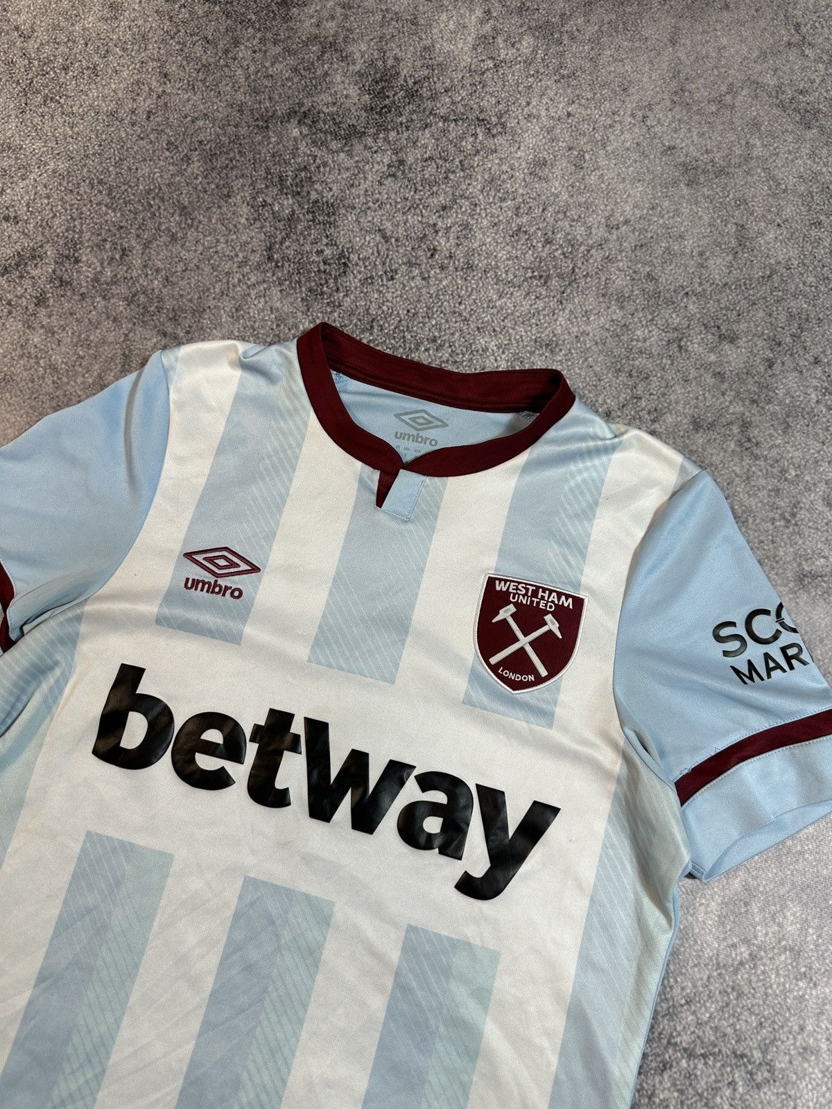 Umbro Vintage Umbro West Ham United Soccer Jersey Streetwear Rare Size US S / EU 44-46 / 1 - 2 Thumbnail