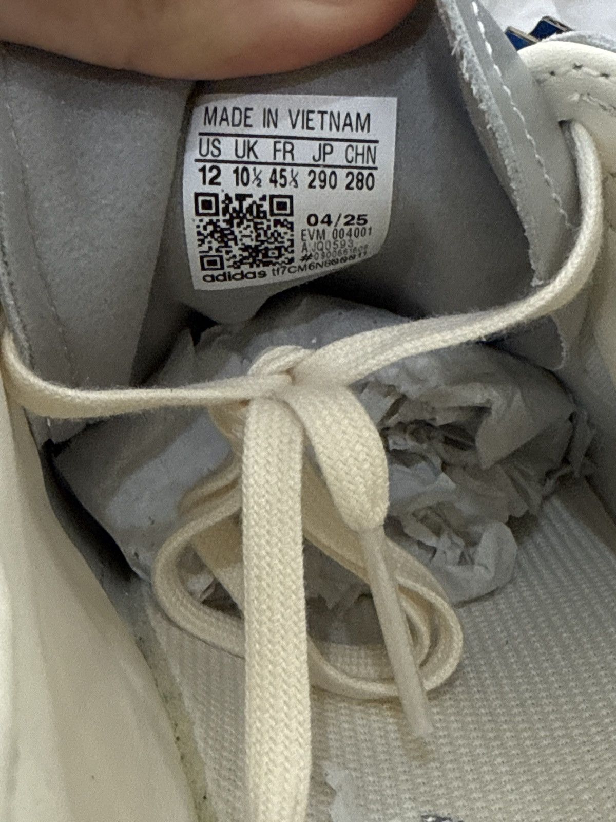 Other Adidas Tokyo Silver Metallic Cream White Size US 11 / EU 44 - 7 Thumbnail