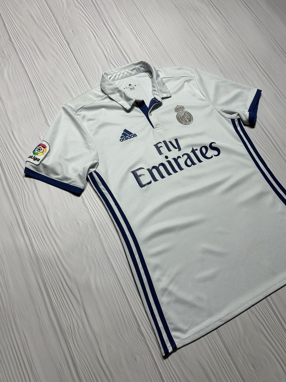 Adidas Real Madrid 2016 2017 Adidas Home Soccer Jersey Size M Size US M / EU 48-50 / 2 - 3 Thumbnail
