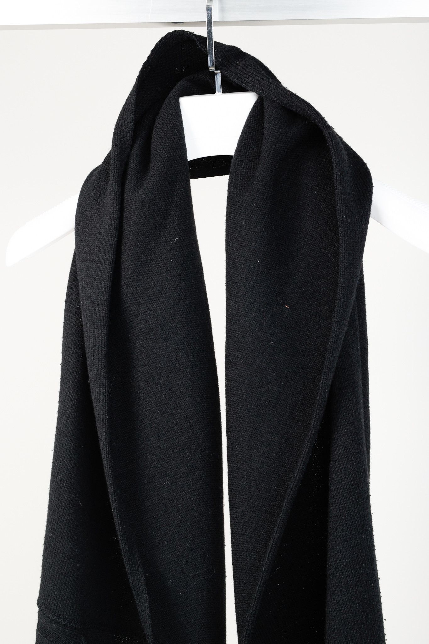 Sarah Pacini Sarah Pacini Black Wool-Blend Ribbed-Knit Pocket Scarf Size ONE SIZE - 5 Thumbnail