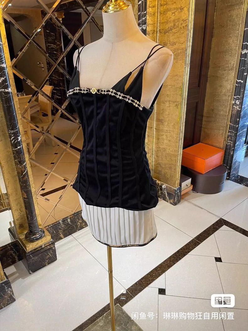 Versace Versace Soft herringbone court shaping heavy work slip dre Size M / US 6-8 / IT 42-44 - 4 Thumbnail