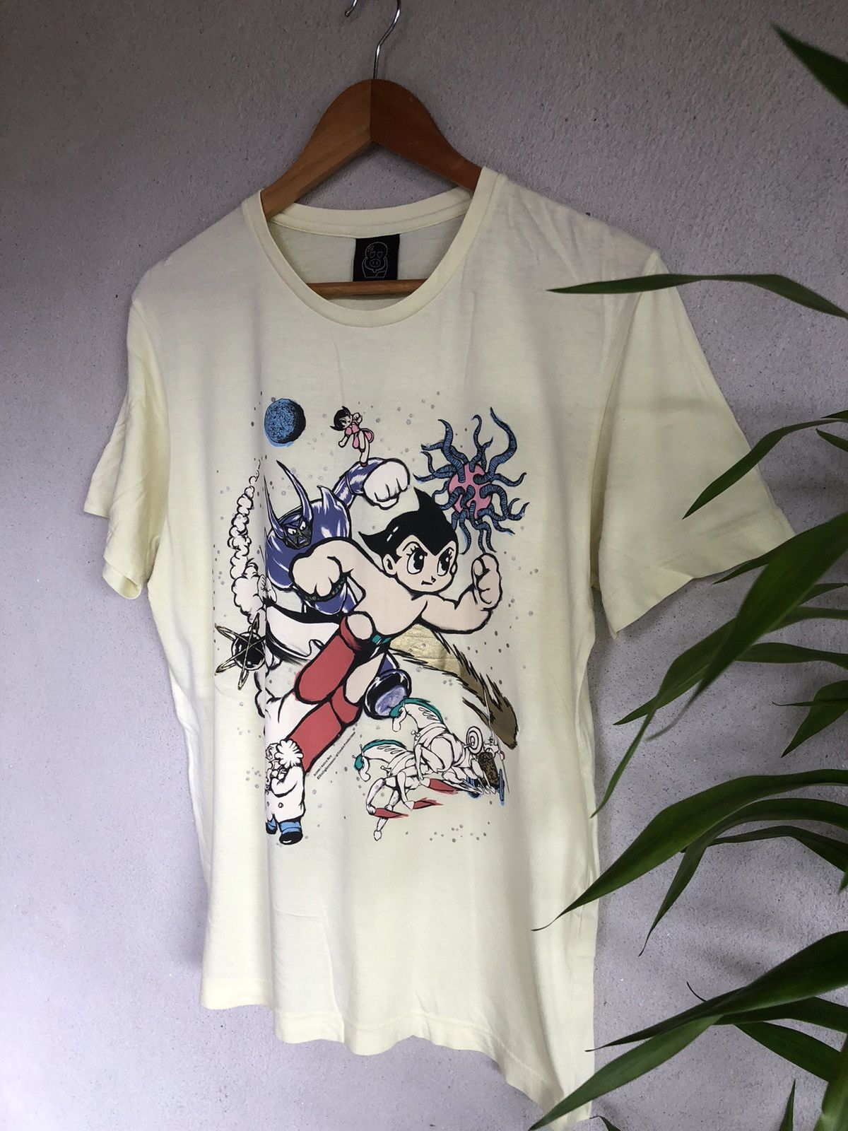 Anime × Japanese Brand × Vintage Vintage Y2K Uniqlo X Astro Boy Tezuka Production Tshirts Size US M / EU 48-50 / 2 - 4 Thumbnail