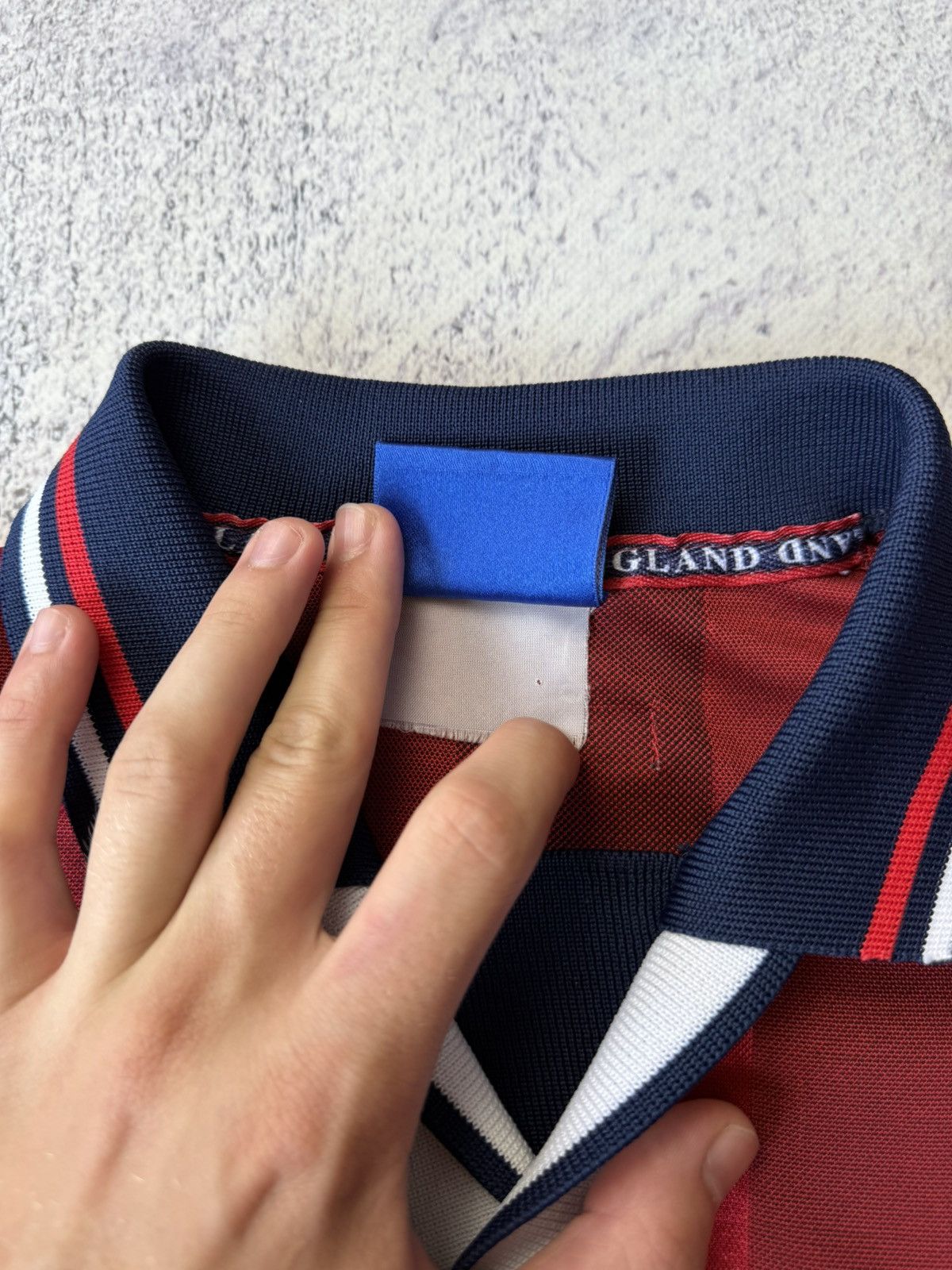 Umbro ENGLAND UMBRO 1997 1998 AWAY VINTAGE FOOTBALL JERSEY SHIRT Size US L / EU 52-54 / 3 - 14 Thumbnail