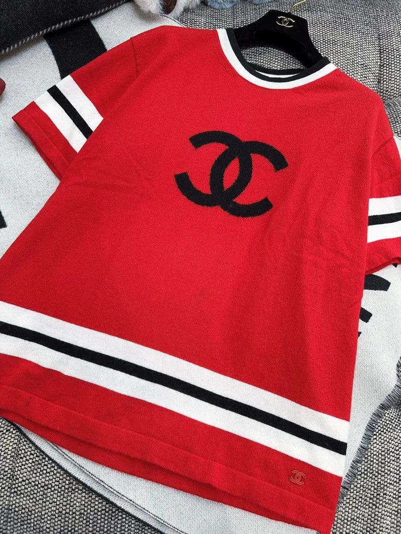 Chanel Chanel 24A red double c large logo striped knitted short s Size S / US 4 / IT 40 - 3 Thumbnail