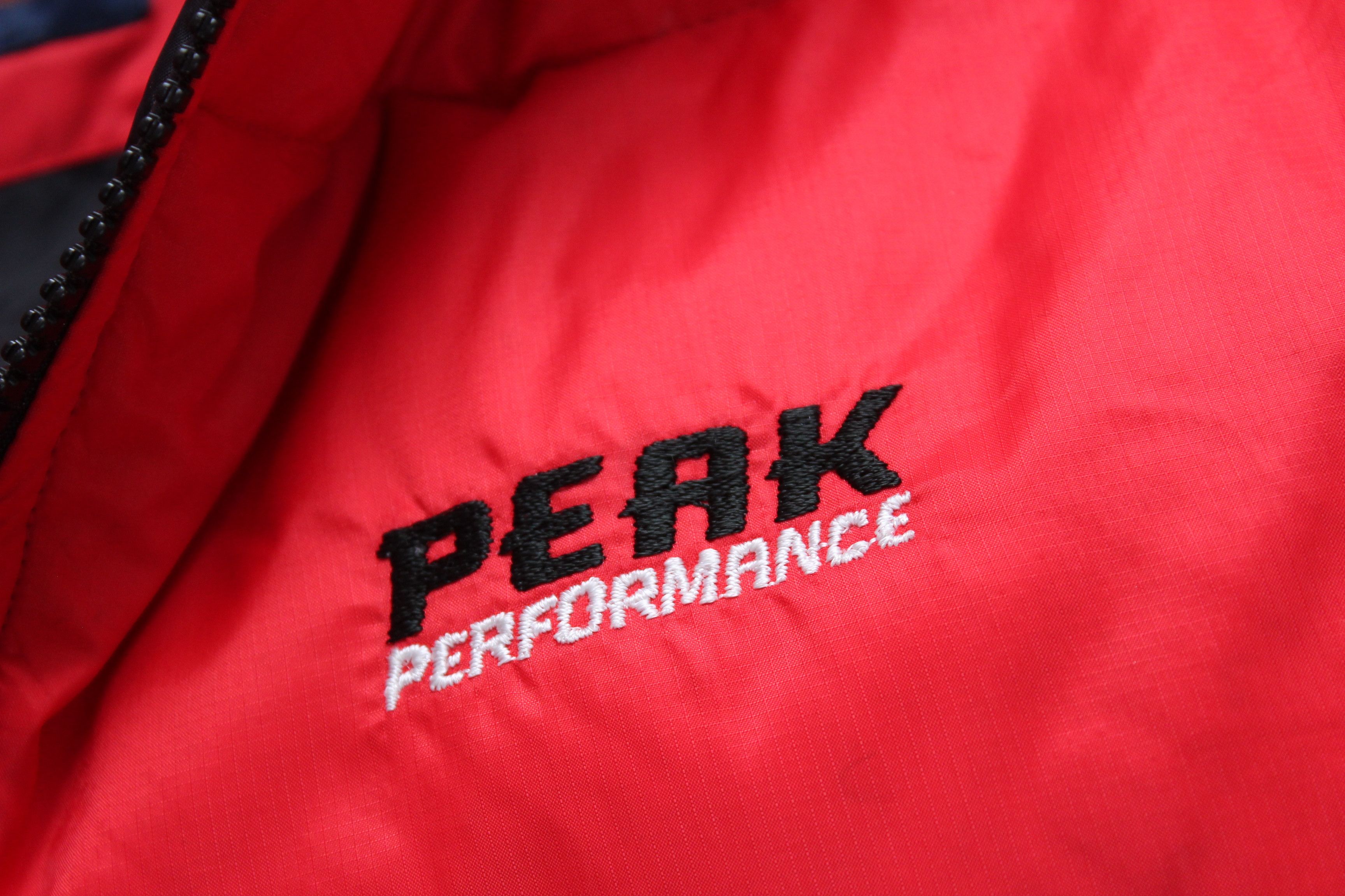 Peak Performance Peak Performance Down Jacket Coat Mens Size M Vintage Rare Size US M / EU 48-50 / 2 - 12 Thumbnail