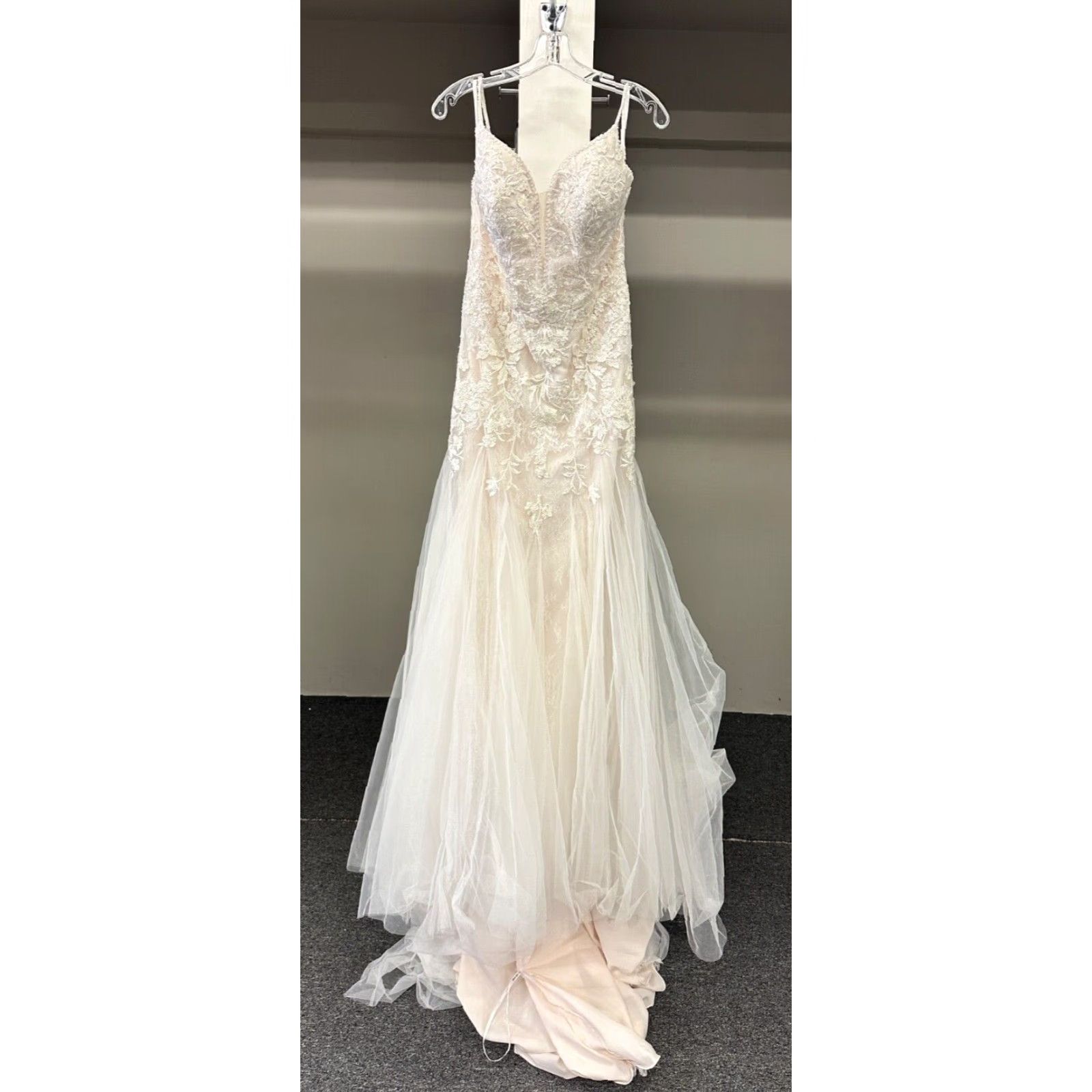 Vintage VINTAGE Stella York 6968 Floral Lace Mermaid Wedding Dress w/ Glitter Tulle 12 (SAMPLE) Size ONE SIZE - 6 Thumbnail