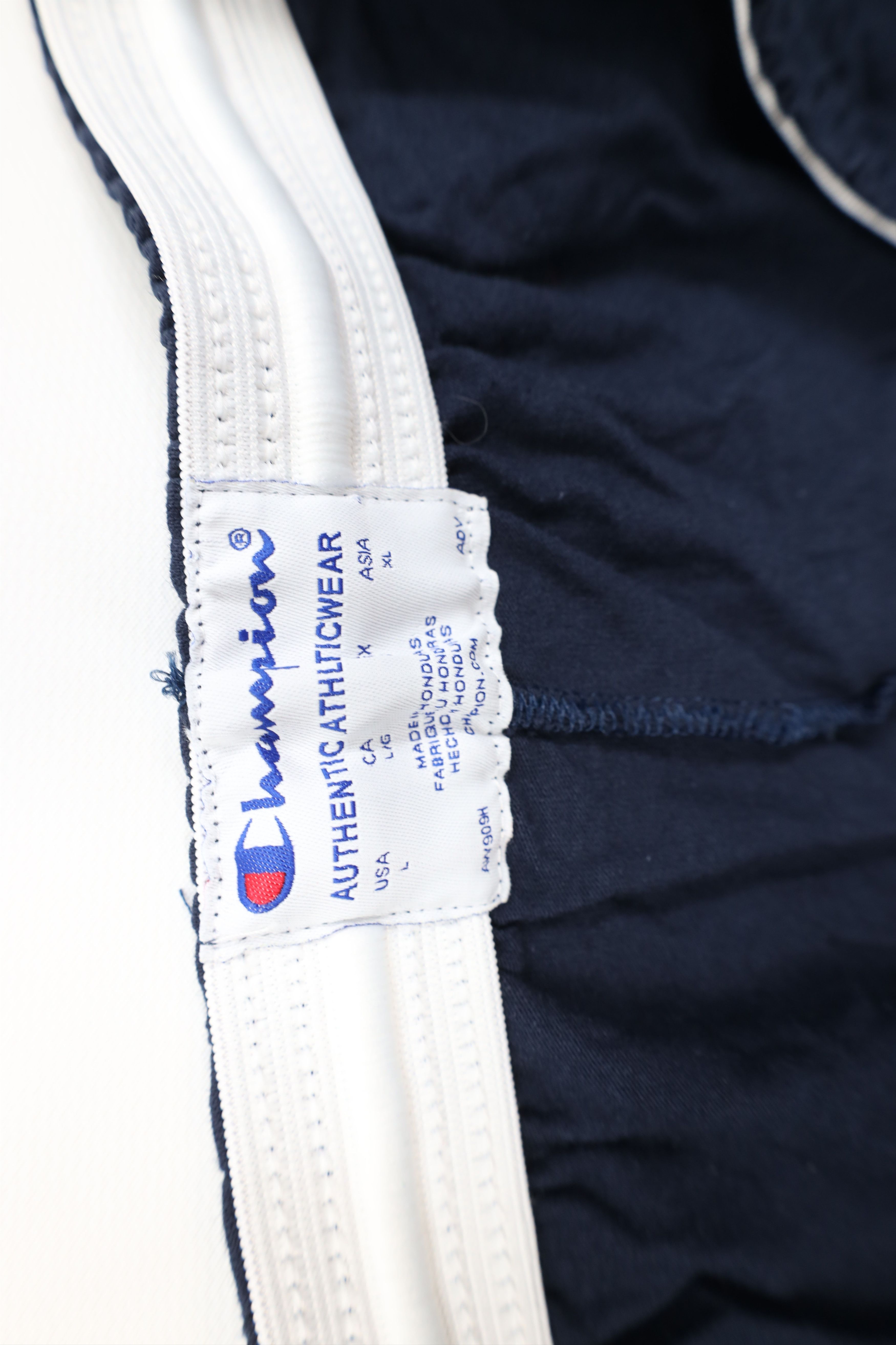 Champion Vintage Champion Classic Logo Above Knee Shorts Blue Cotton Size US 34 / EU 50 - 7 Thumbnail