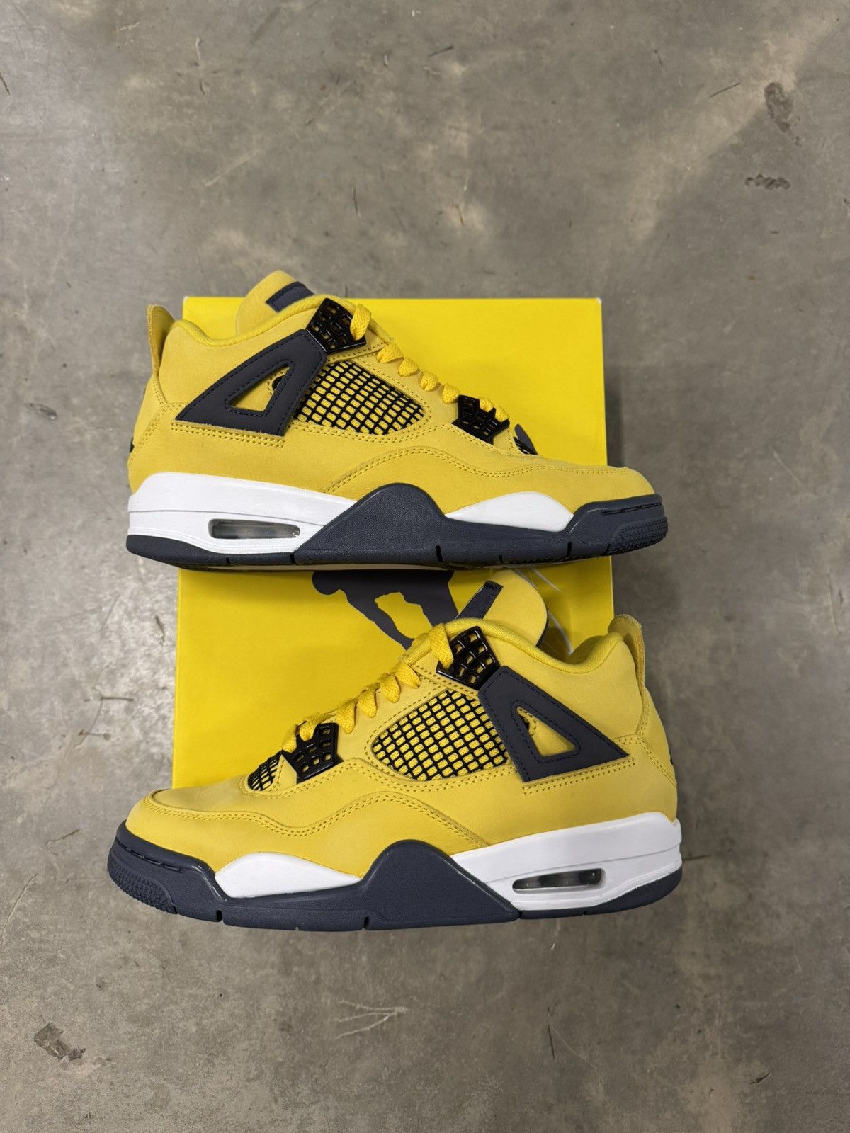 Jordan Brand Jordan 4 Retro Lightning 2021 Size 7.5 Size US 7.5 / EU 40-41 - 2 Thumbnail