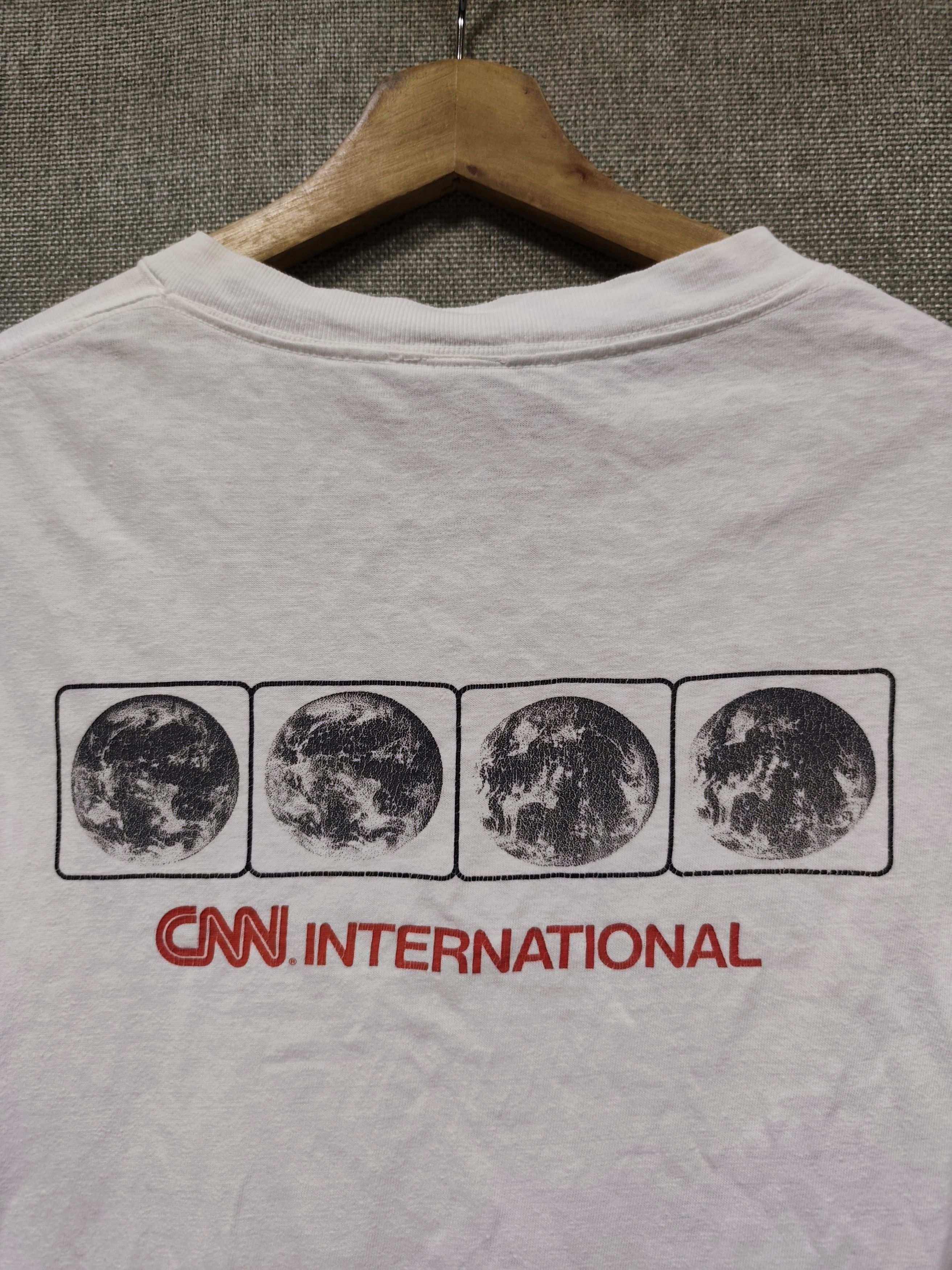 Vintage Vintage 90s t shirt CNN made in usa Size US M / EU 48-50 / 2 - 3 Thumbnail