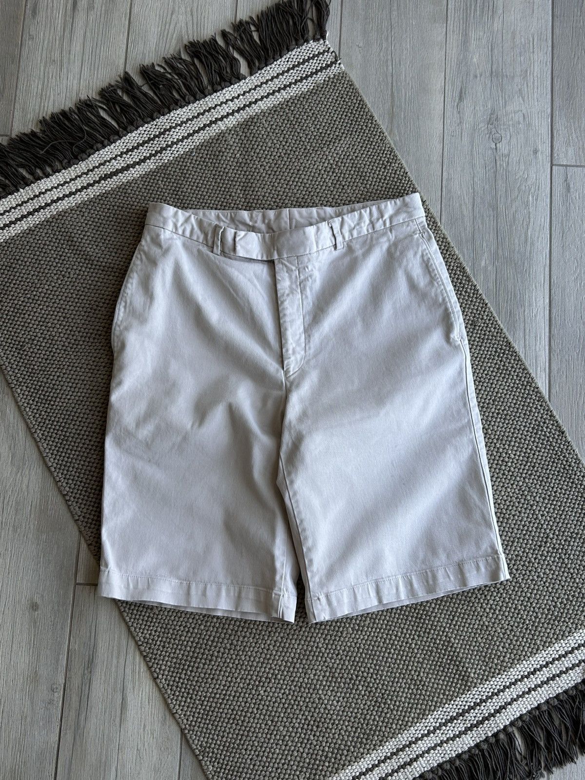 Burberry Burberry Chino Shorts Men’s Size: (32) Size US 30 / EU 46 - 1 Thumbnail