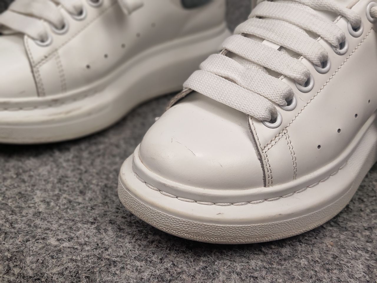Alexander McQueen Alexander McQueen Oversized Leather Sneaker WhitePowder Blue Size US 8 / IT 38 - 12 Thumbnail