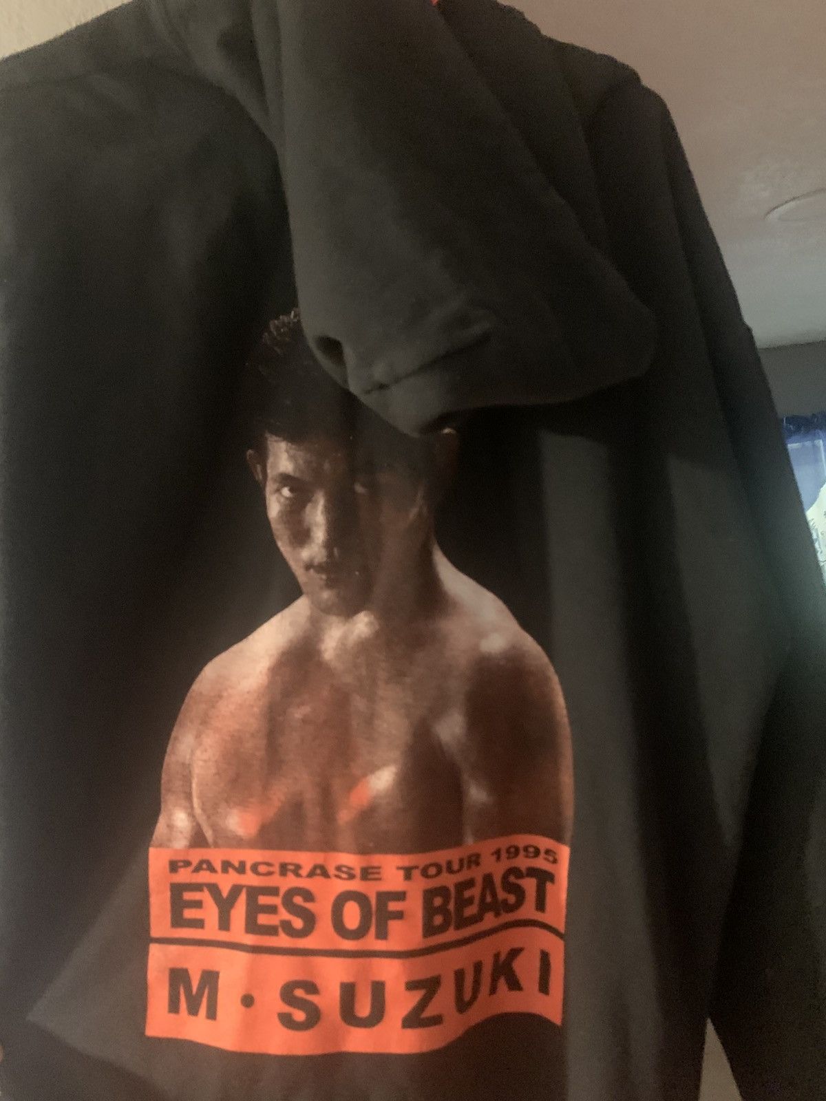 Other MINORU SUZUKI, EYES OF BEAST PANCRASE 1995 TOUR HOODIE Size US L / EU 52-54 / 3 - 2 Thumbnail