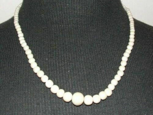 Designer Lovely Graduated Smooth Angel Skin Coral Beaded Necklace Size ONE SIZE - 1 Thumbnail