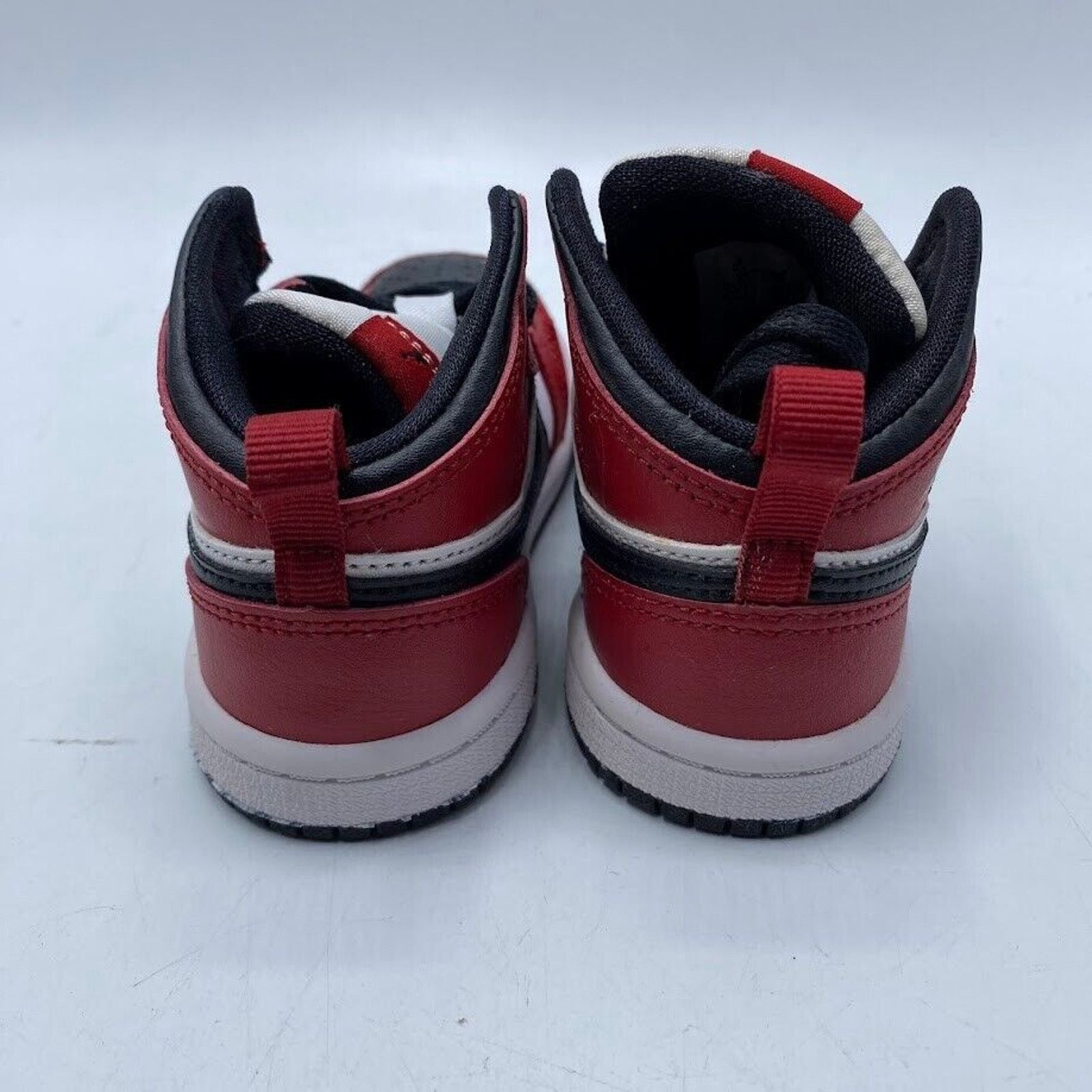 Nike NEW Nike Air Jordan 1 Mid Chicago Toe PS Sz 6c 640735 069 Size US 6 / IT 36 - 5 Thumbnail