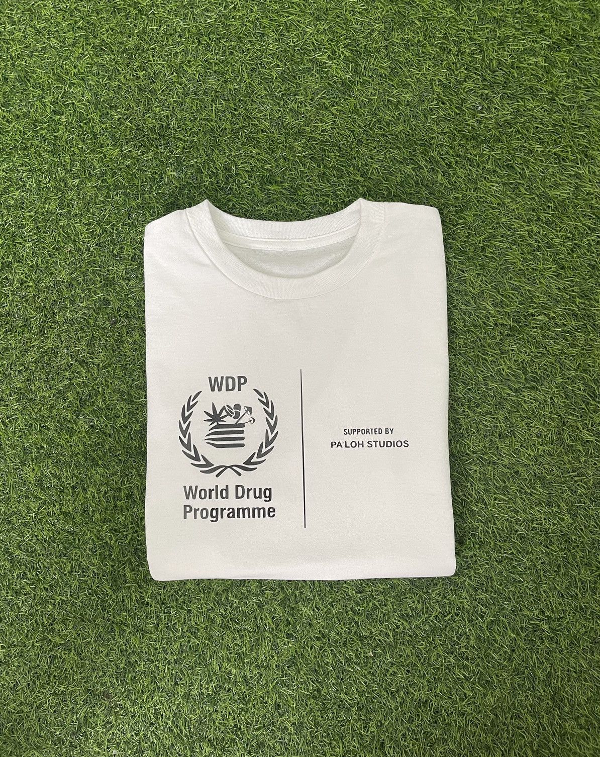 Vintage WORLD DRUGS PALOH STUDIOS TSHIRT Size US L / EU 52-54 / 3 - 1 Thumbnail