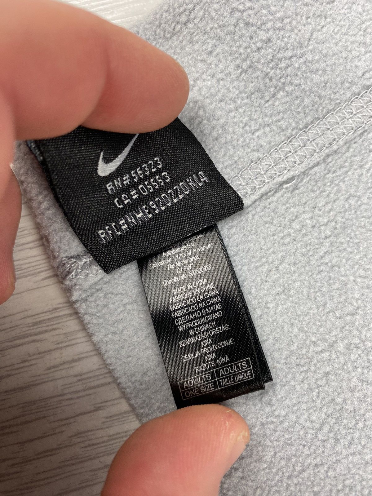 Nike Vintage Nike Fleece Scarf Y2K Drill Swoosh Size ONE SIZE - 10 Thumbnail