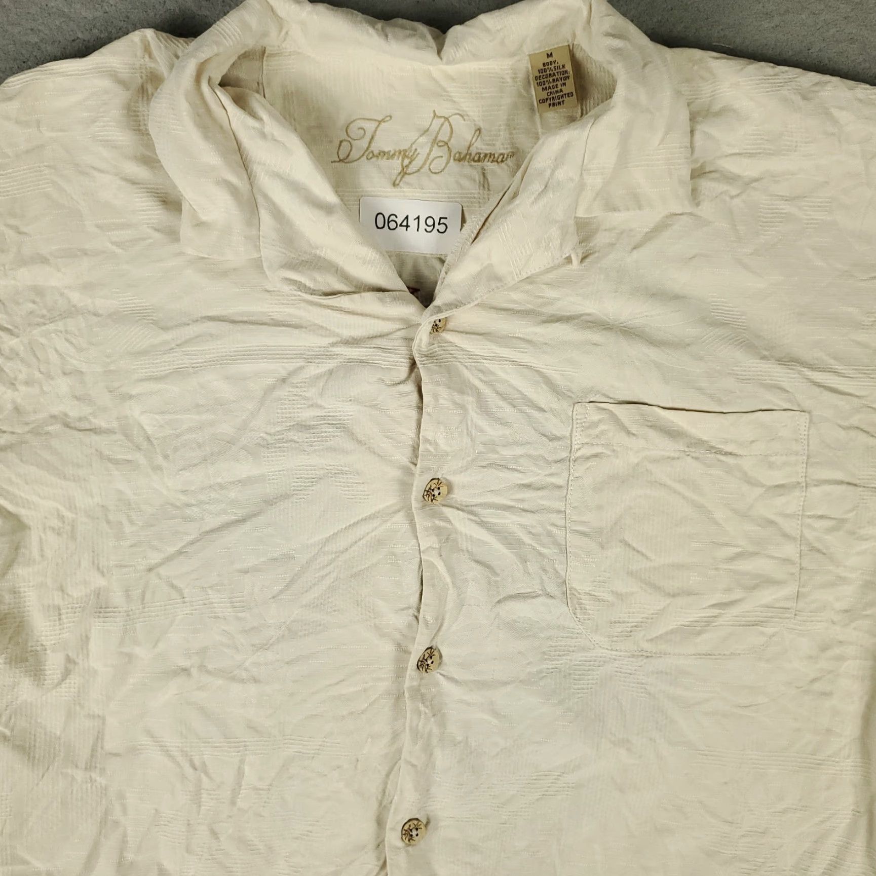 Tommy Bahama Tommy Bahama Shirt Mens Medium Beige Silk Hawaiian Short Sleeve Button-Up Collared 1940s-Modern Tropical Mens Shirts Size US M / EU 48-50 / 2 - 3 Thumbnail