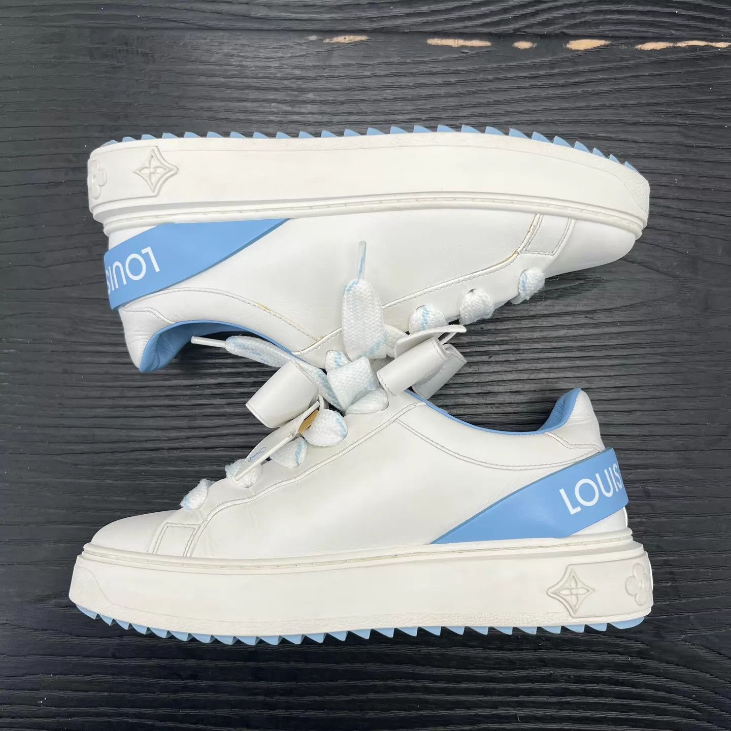 Louis Vuitton LV Time Out White & Blue Bow 35.5 Size US 5 / IT 35 - 2 Thumbnail