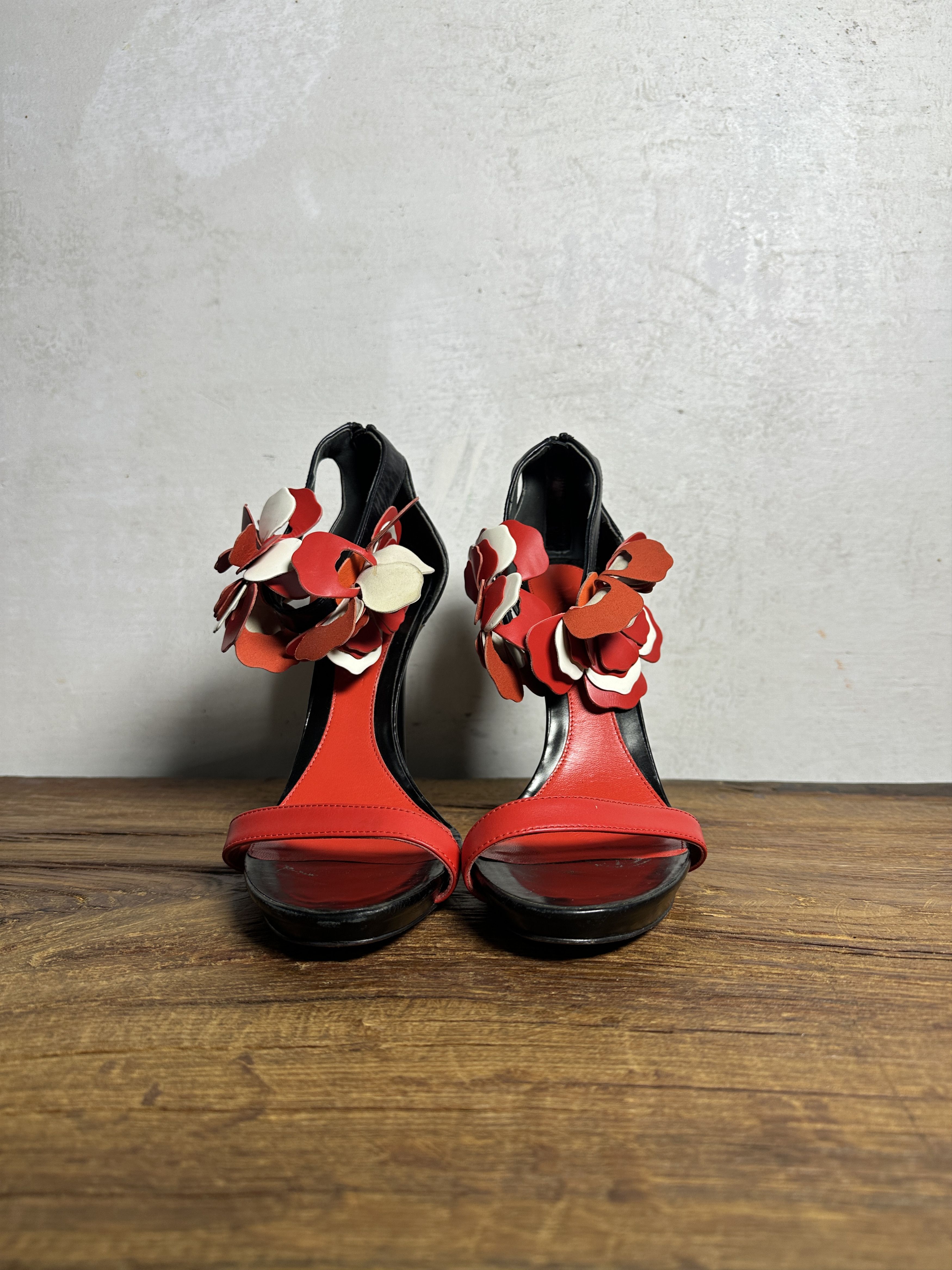 Alexander McQueen Alexander McQueen Flower-Embellished Heeled Sandals Size US 9 / IT 39 - 5 Thumbnail