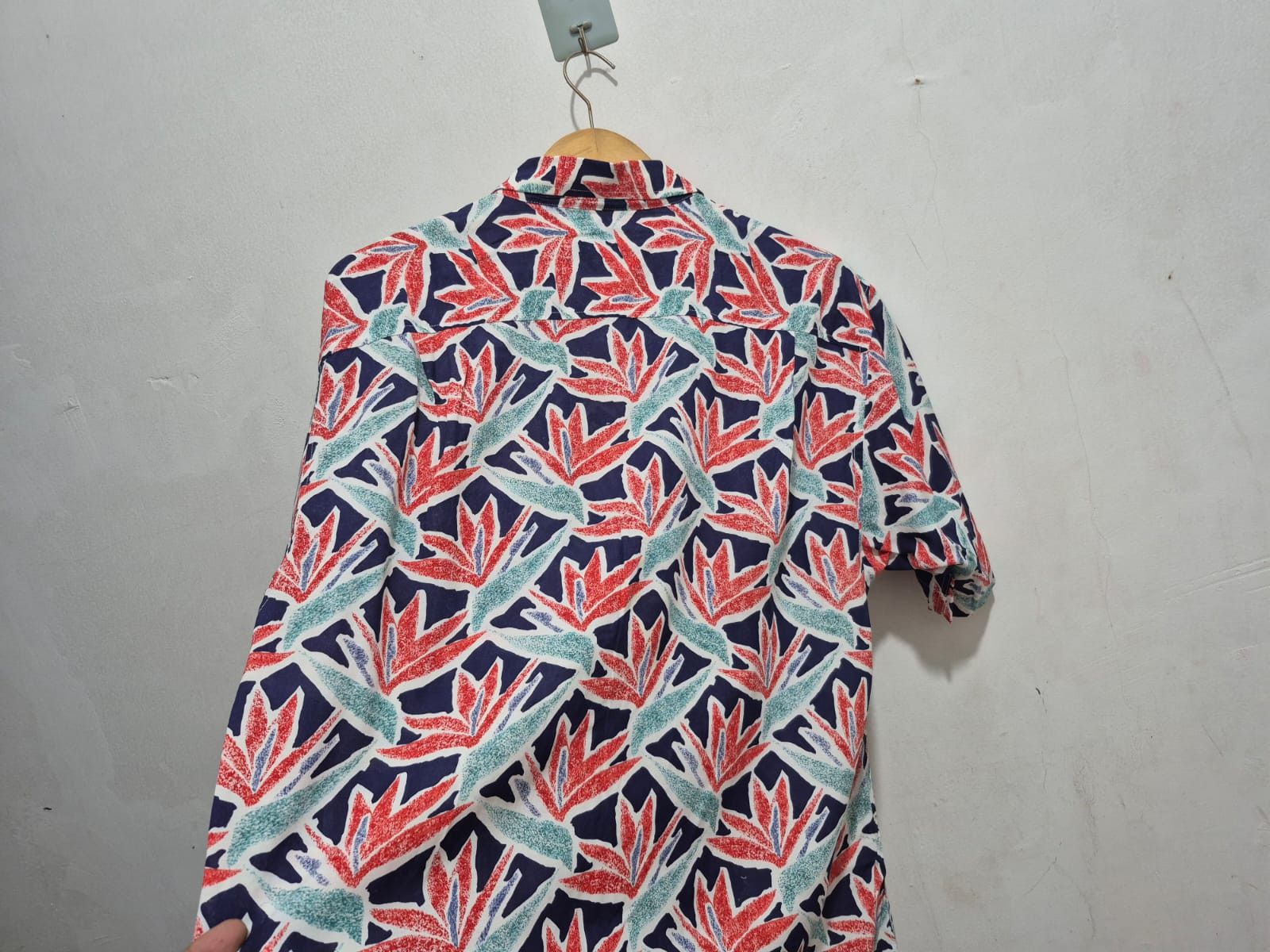 Saint Laurent Paris × Yves Saint Laurent Fit S to M, Vintage Yves saint Laurent Rayon Hawaiian Shirt Size US M / EU 48-50 / 2 - 5 Thumbnail