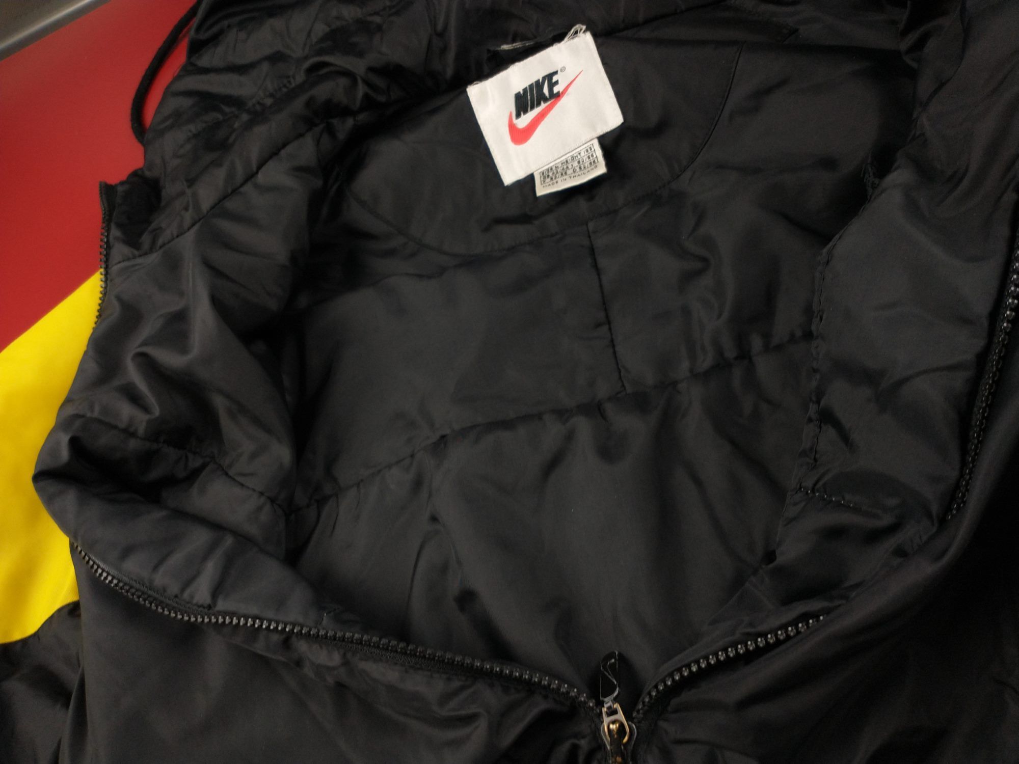 Nike Vintage 90s Nike Jacket Swoosh Black and Yellow Hooded Size US L / EU 52-54 / 3 - 7 Thumbnail