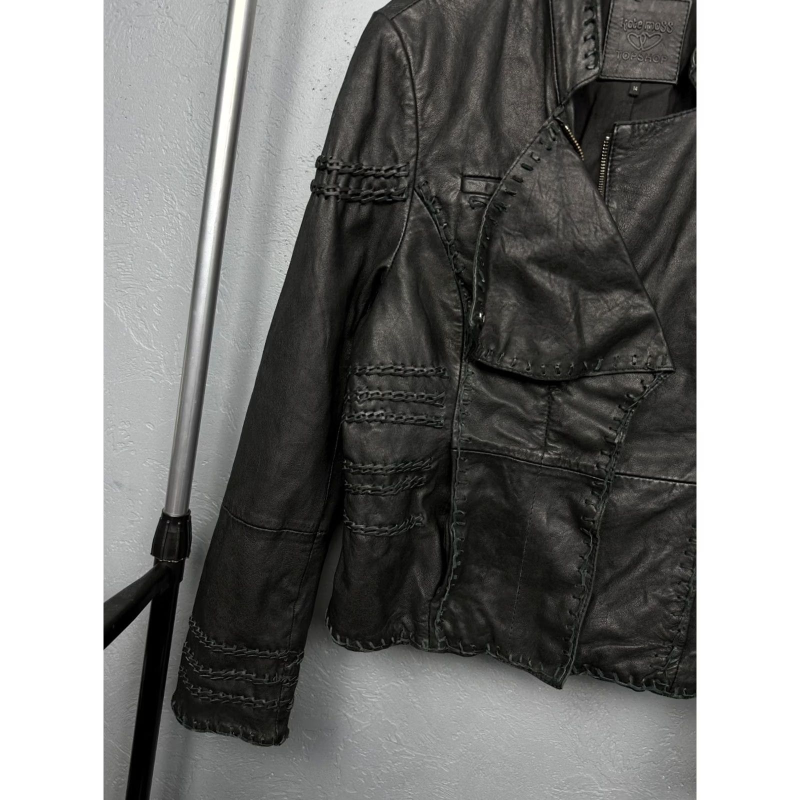 Topshop Kate Moss Topshop Patchwork Black Leather Jacket Size UK 14 (L) Womens Jacket Black Leather Motorcycle Patchwork Zipper Topshop Size L / US 10 / IT 46 - 3 Thumbnail