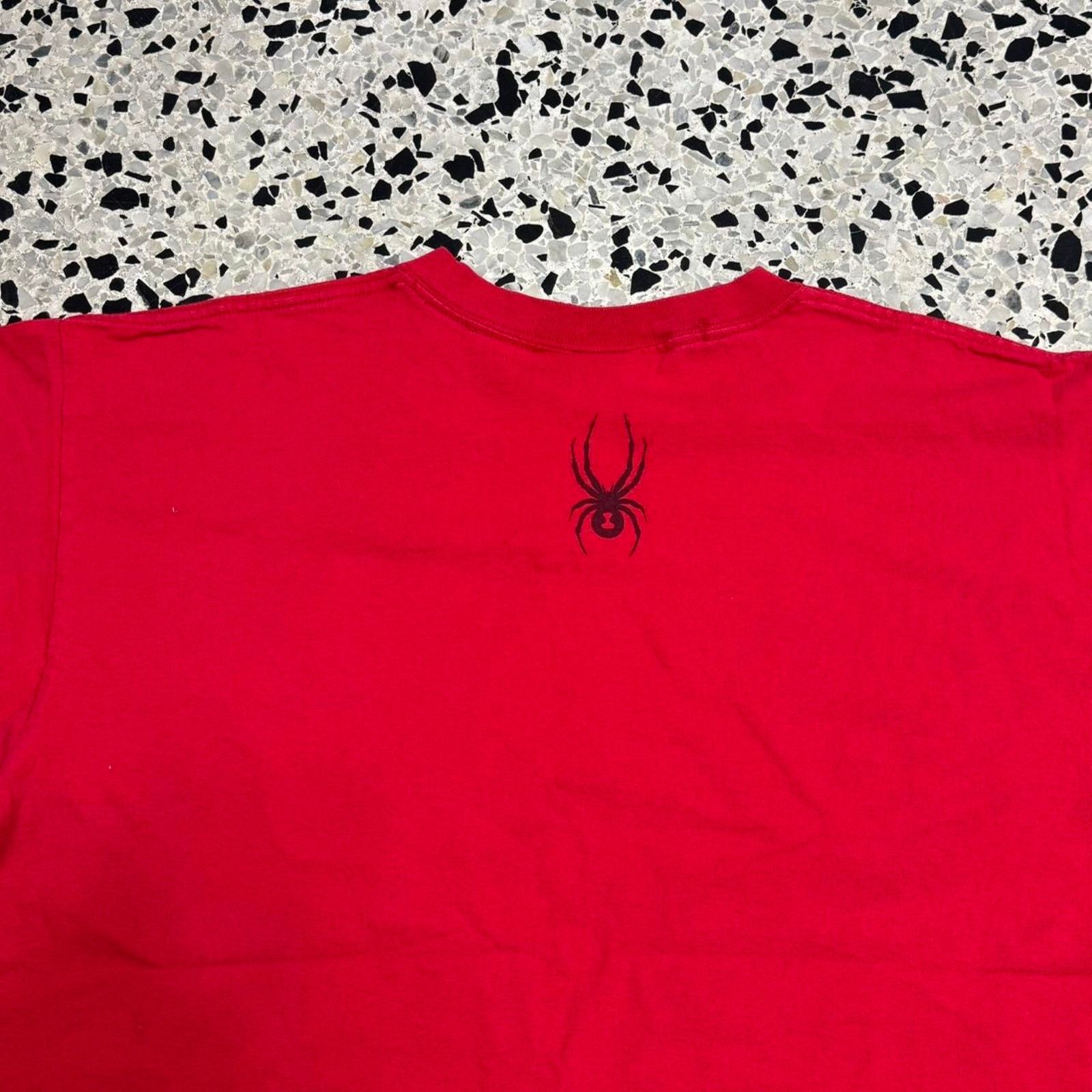 Anvil × Spyder × Vintage VINTAGE Y2K SPYDER SNOWSPORTS APPAREL SKULL & SKIS TEE: Size US L / EU 52-54 / 3 - 5 Thumbnail