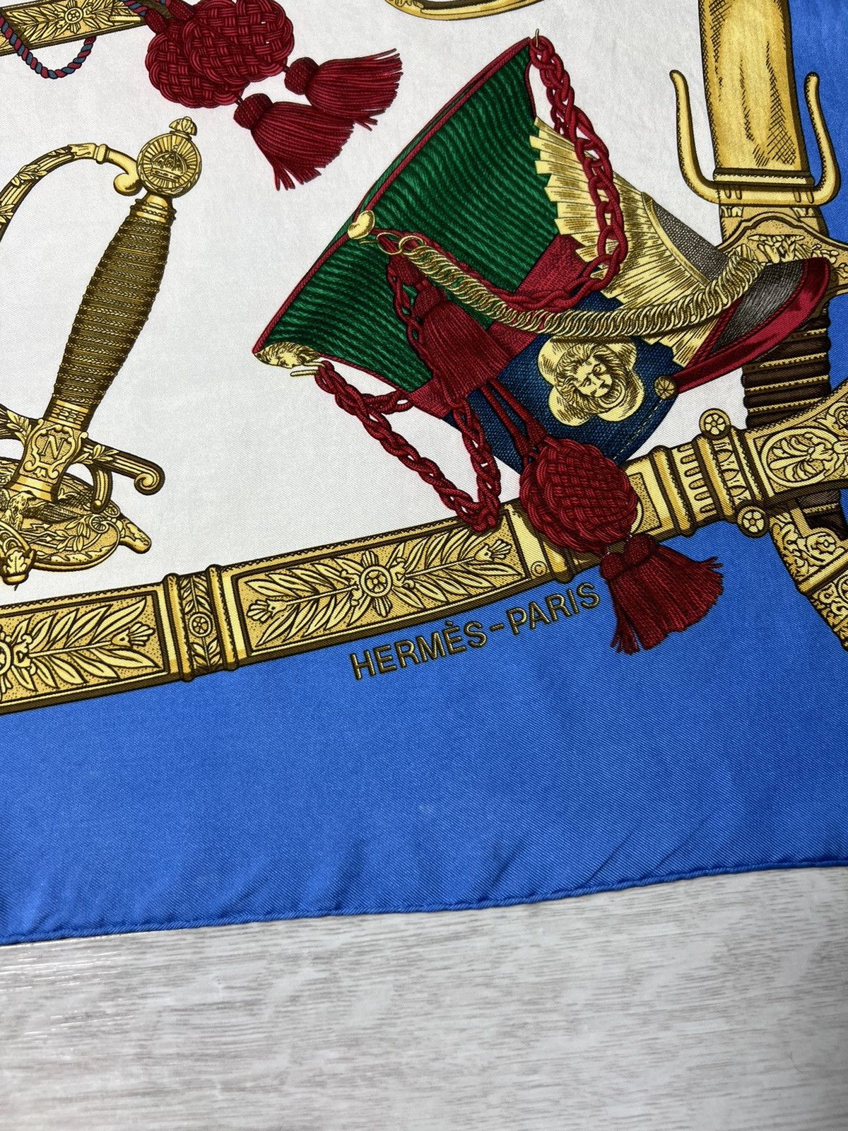 Hermes × Vintage Vintage HERMES CARRE 90 GRAND UNIFORME J. Metz Silk Scarf Size ONE SIZE - 4 Thumbnail