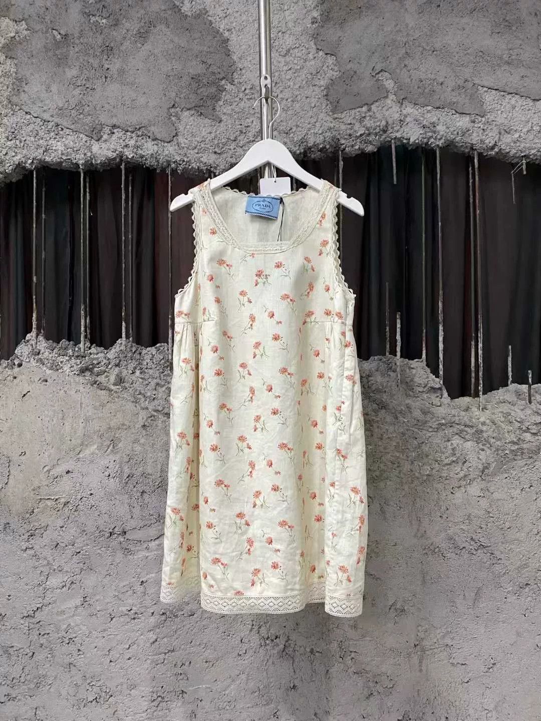Prada floral print sleeveless dress by Prada Size S / US 4 / IT 40 - 1 Thumbnail