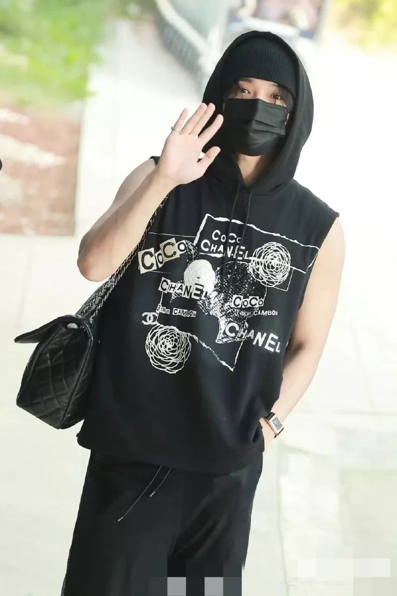 Chanel Chanel Black sweatshirt vest Size XS / US 0-2 / IT 36-38 - 8 Thumbnail