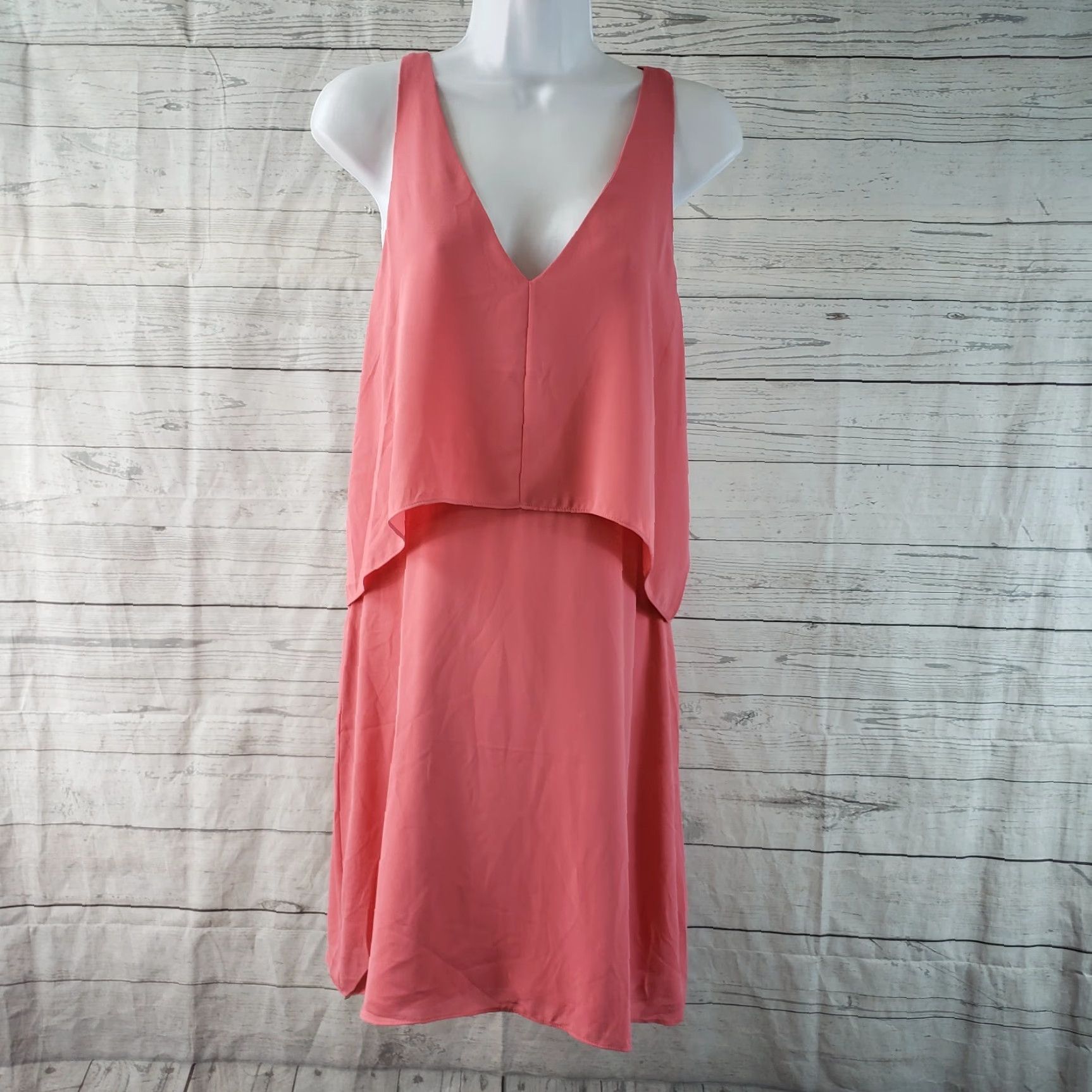 White House Black Market White House Black Market Womens Sleeveless V-Neck Shift Dress Sz Small Tea Rose Size S / US 4 / IT 40 - 2 Thumbnail