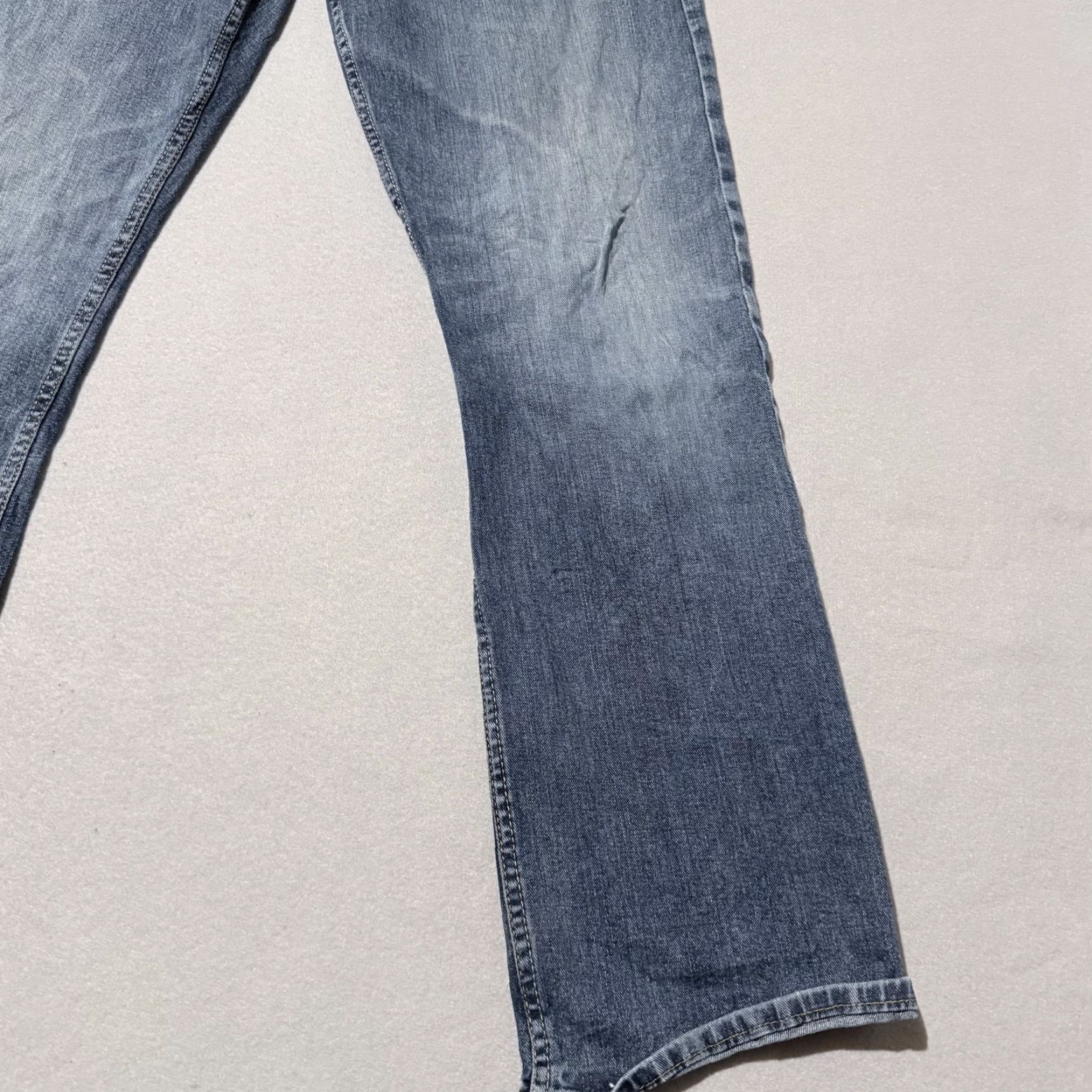 Wrangler Wrangler Jeans Men's Blue Denim Distressed Classic Straight Fit Zip Fly - 32x30 Size US 32 / EU 48 - 6 Thumbnail