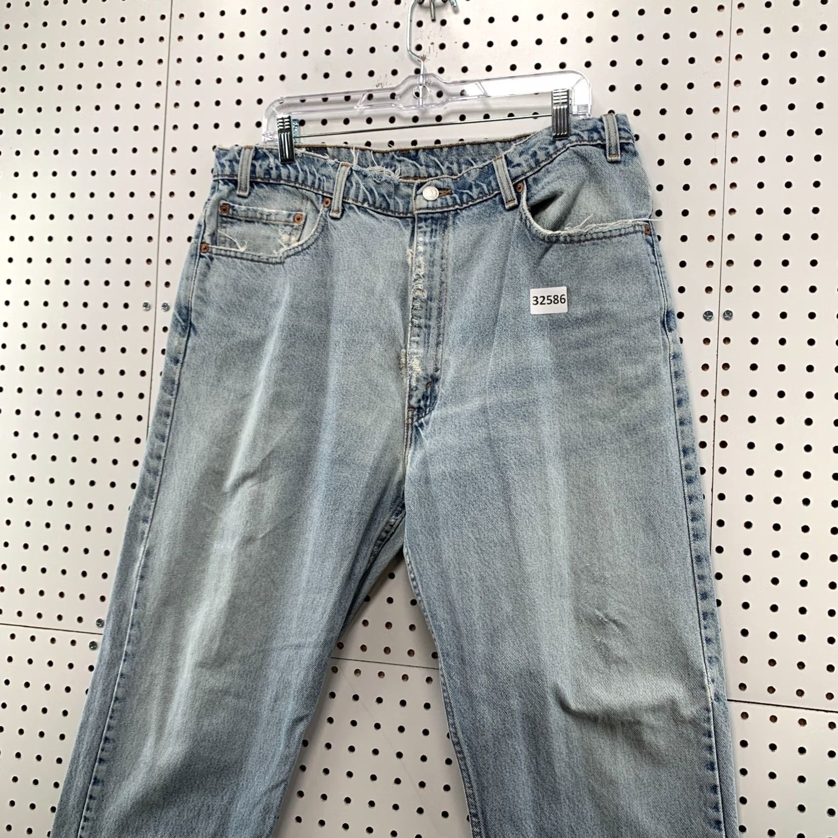 Levi's VINTAGE Levi's 505 Jeans Mens 35x31 Blue Denim Light Wash Distressed Size US 35 - 6 Thumbnail